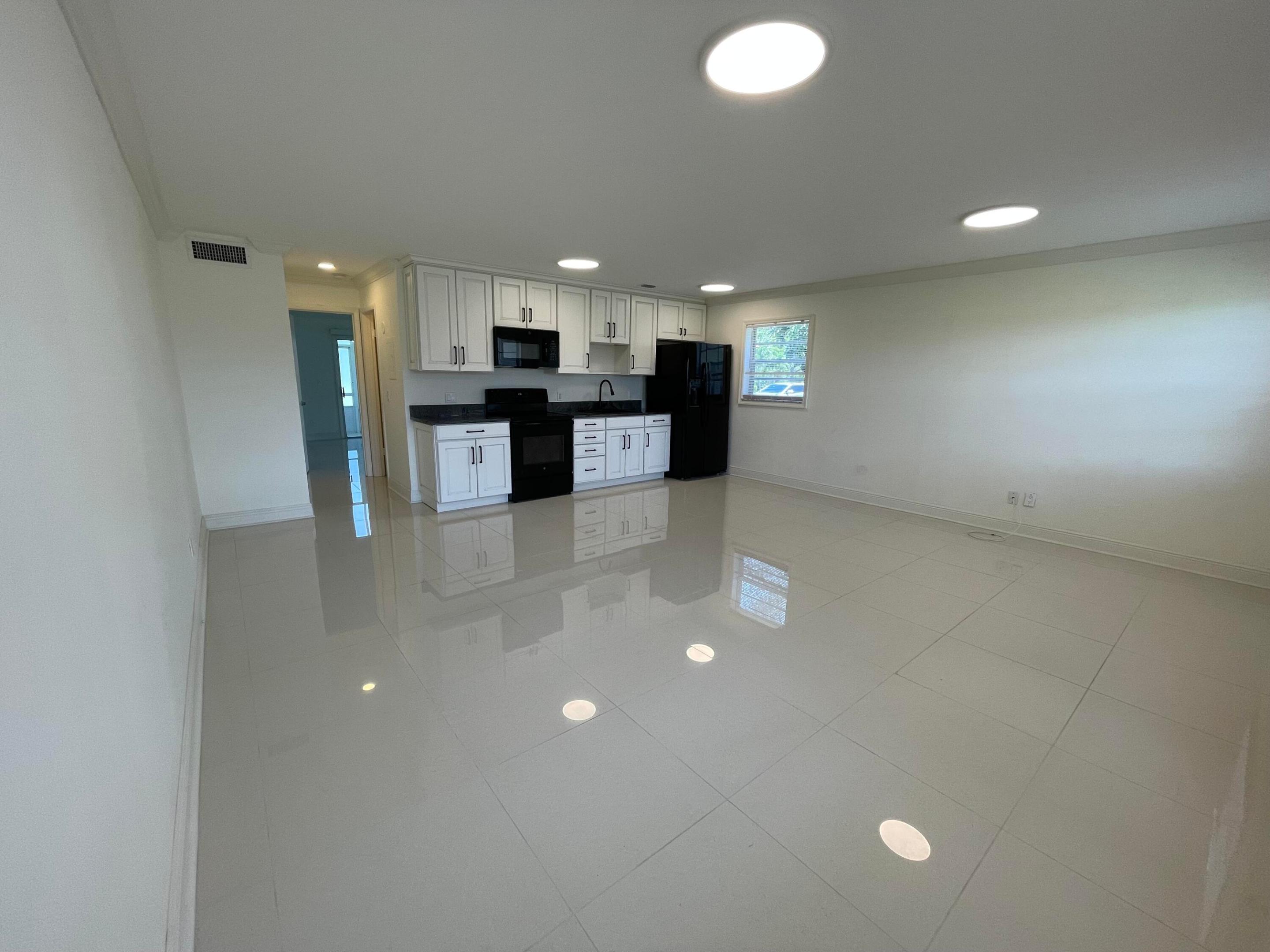 VISTA DEL LAGO CONDO - Residential Lease