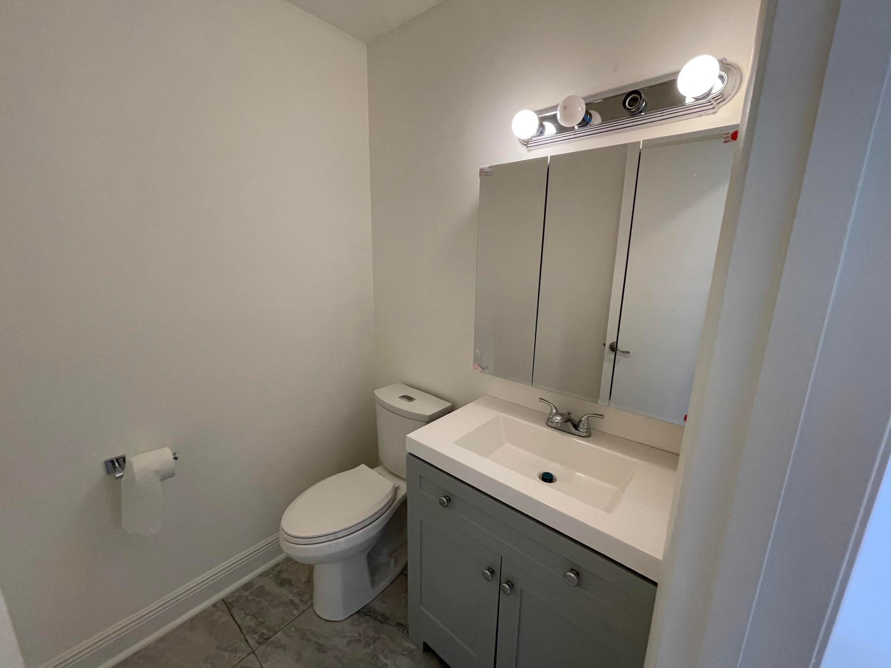 VISTA DEL LAGO CONDO - Residential Lease