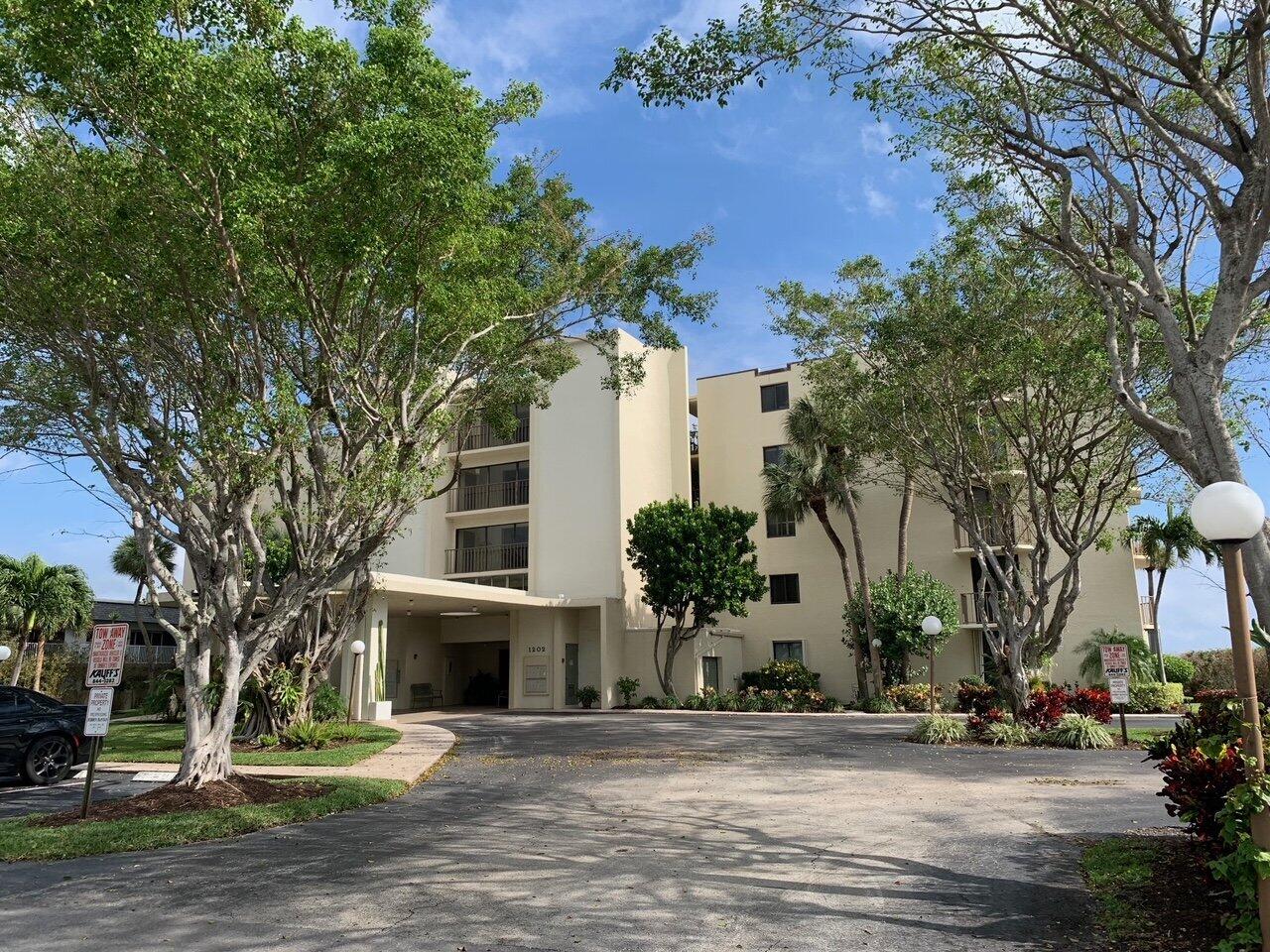 HIDDEN BANYAN CONDO - Residential