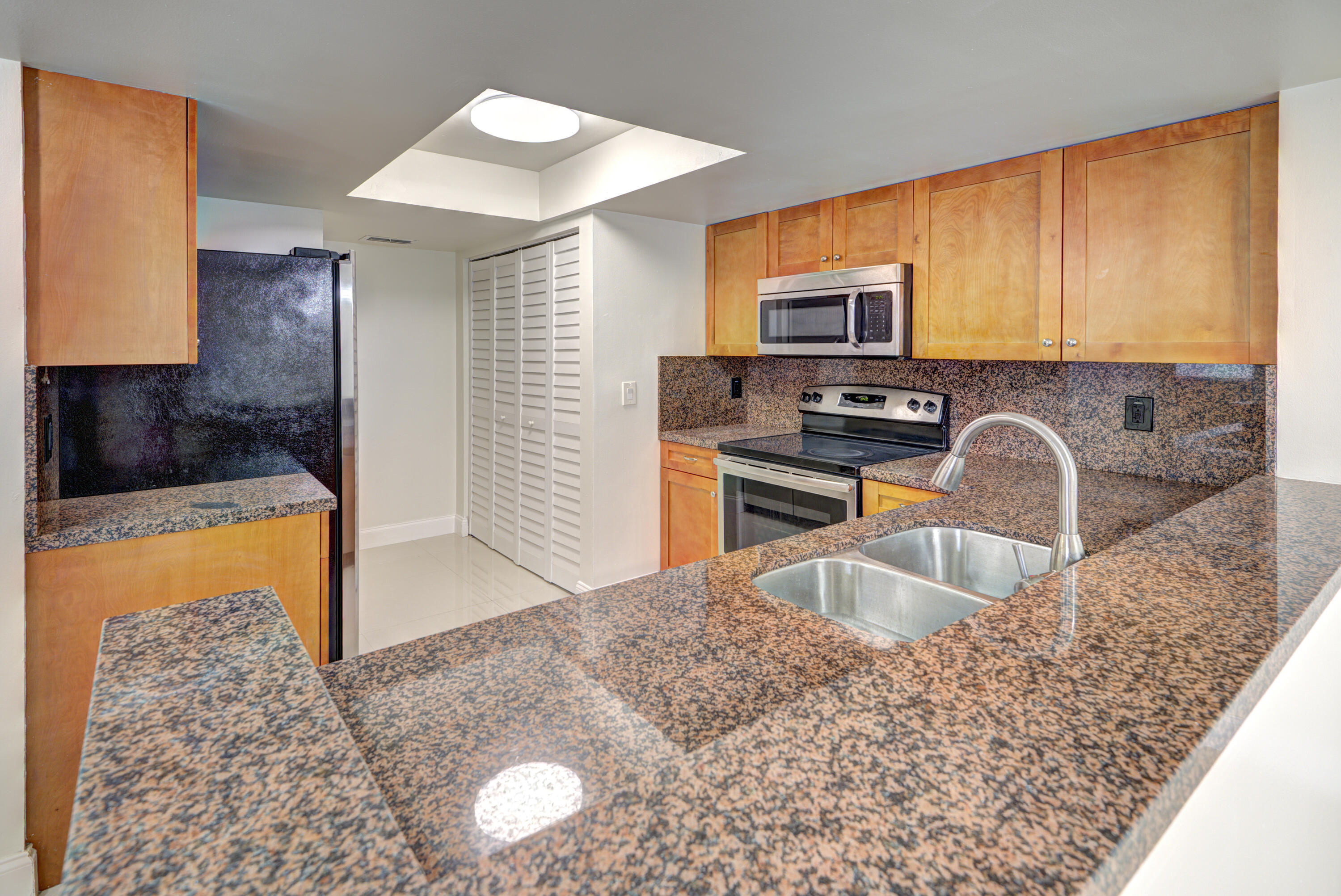 VISCONTI CONDO - Residential