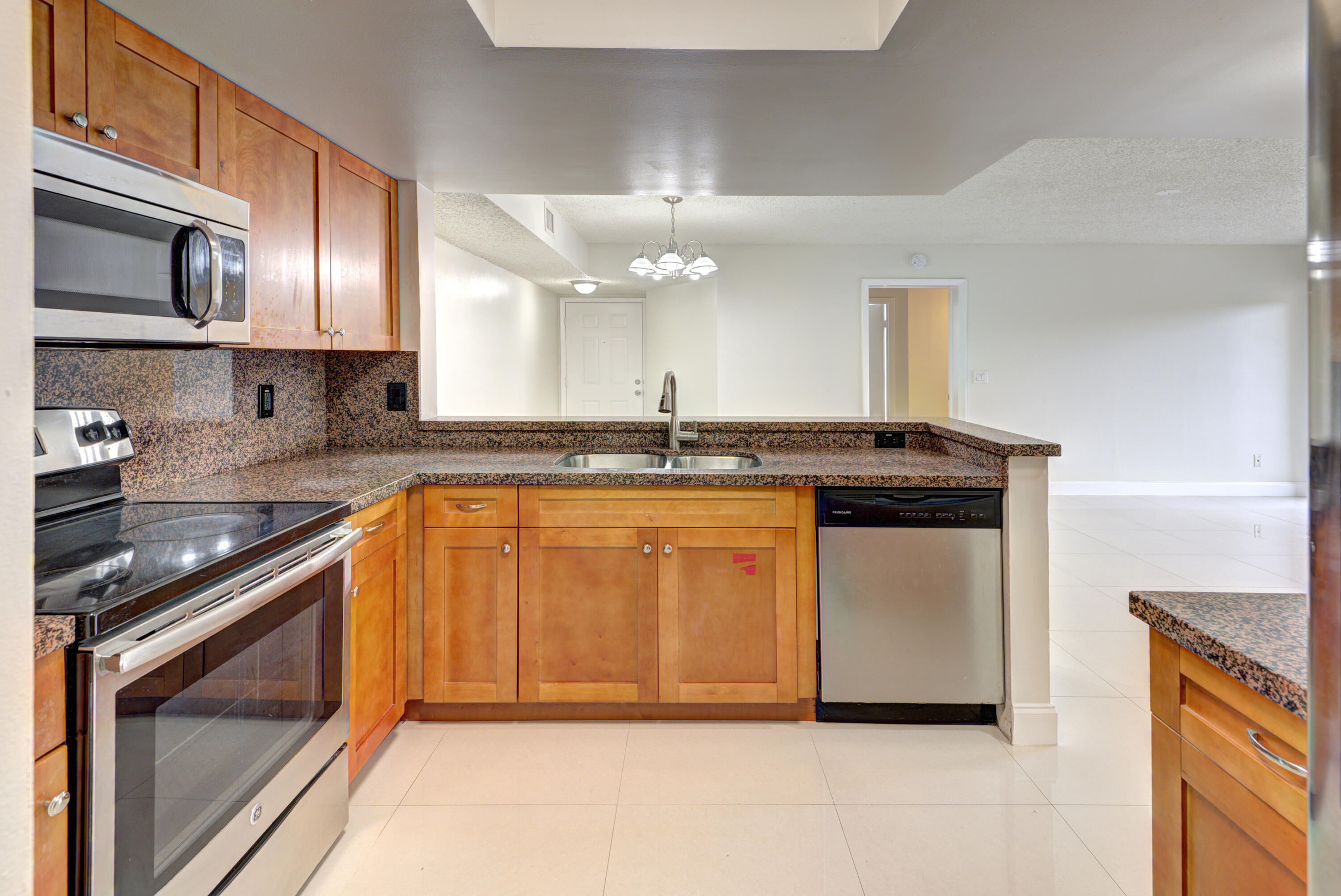 VISCONTI CONDO - Residential