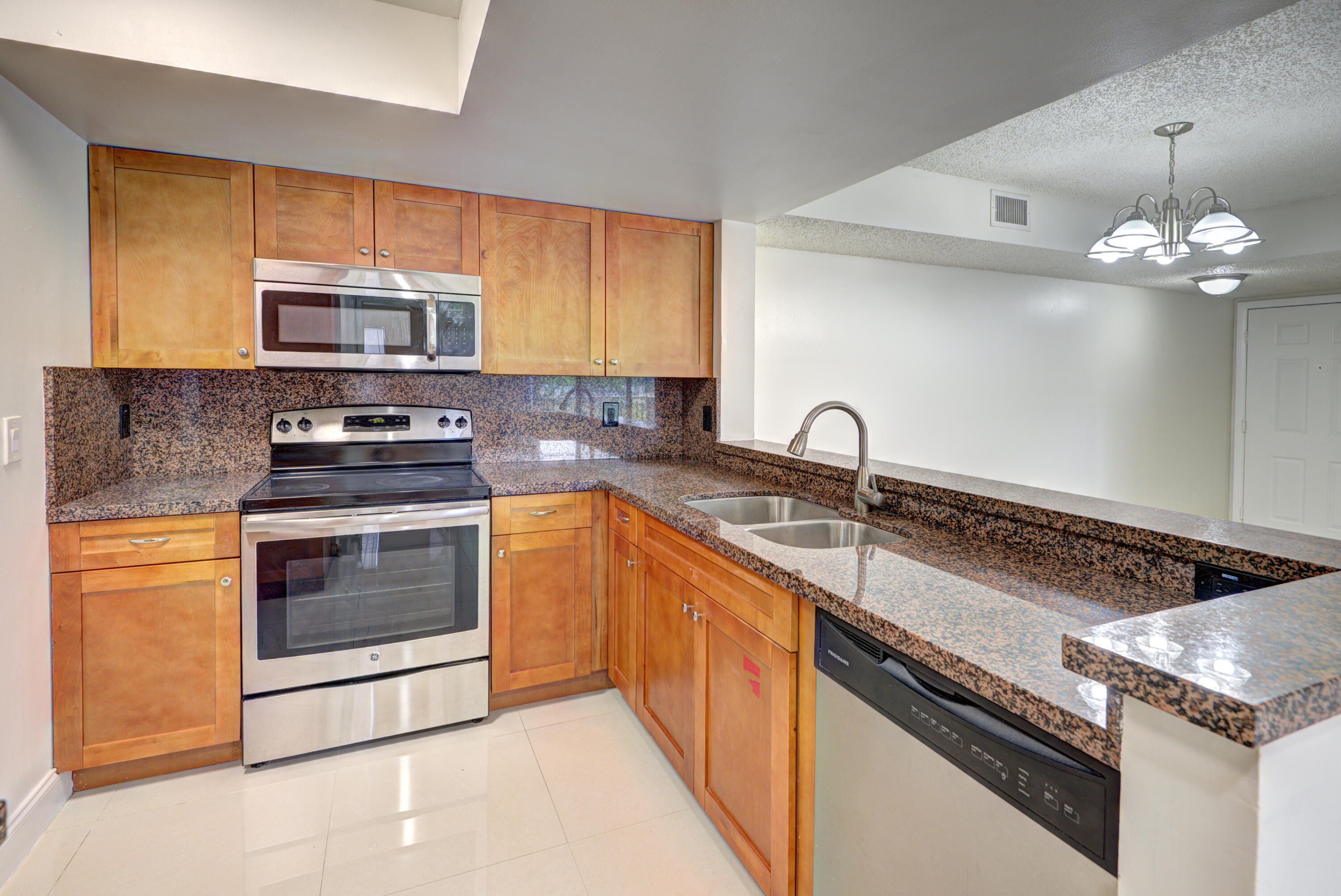 VISCONTI CONDO - Residential
