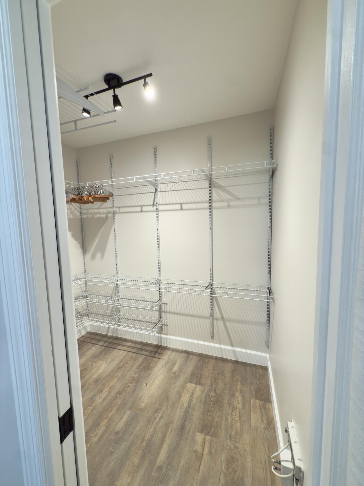 KNOB HILL SUB - Residential Lease