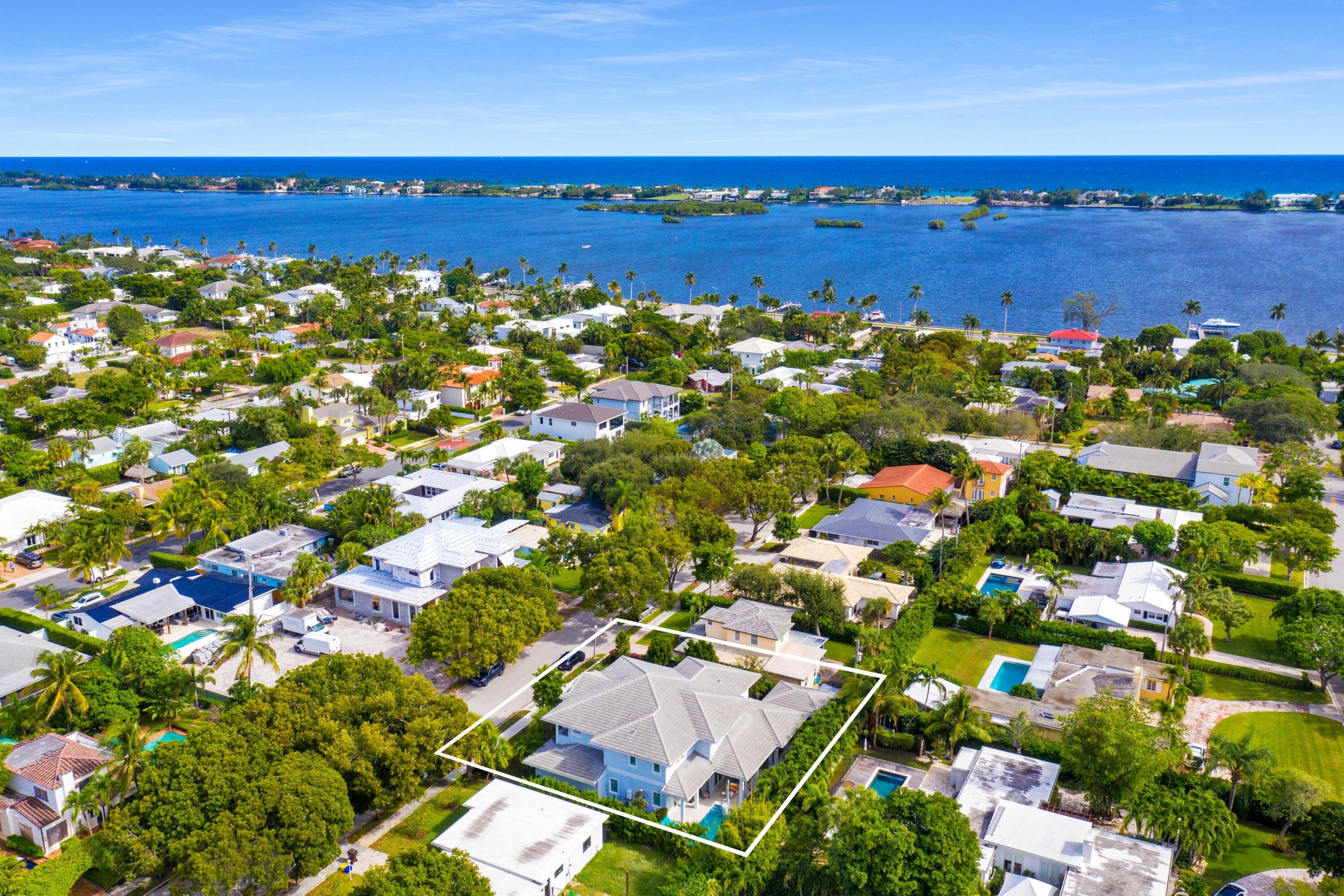 EDGEWATER - Residential