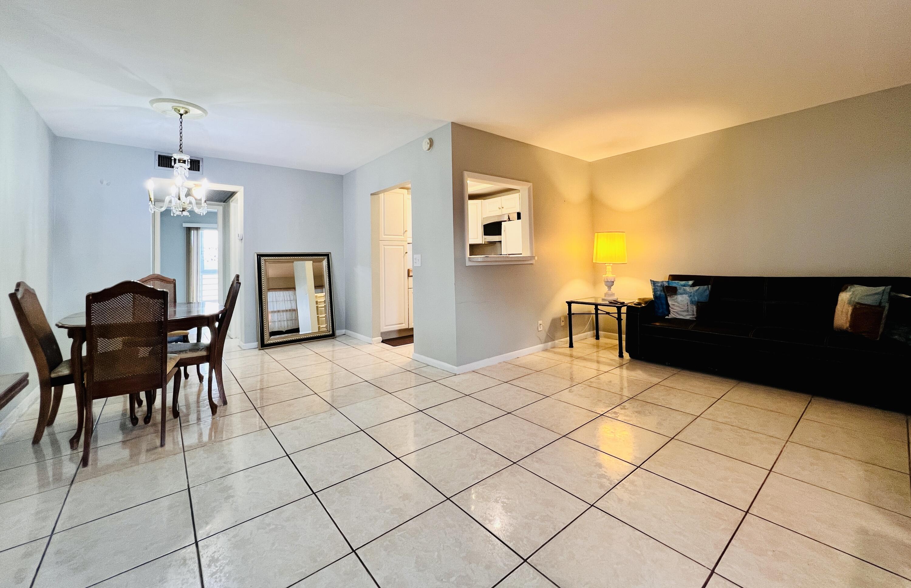CENTURY VILLAGE - SOUTHAMPTON CONDO - Residential