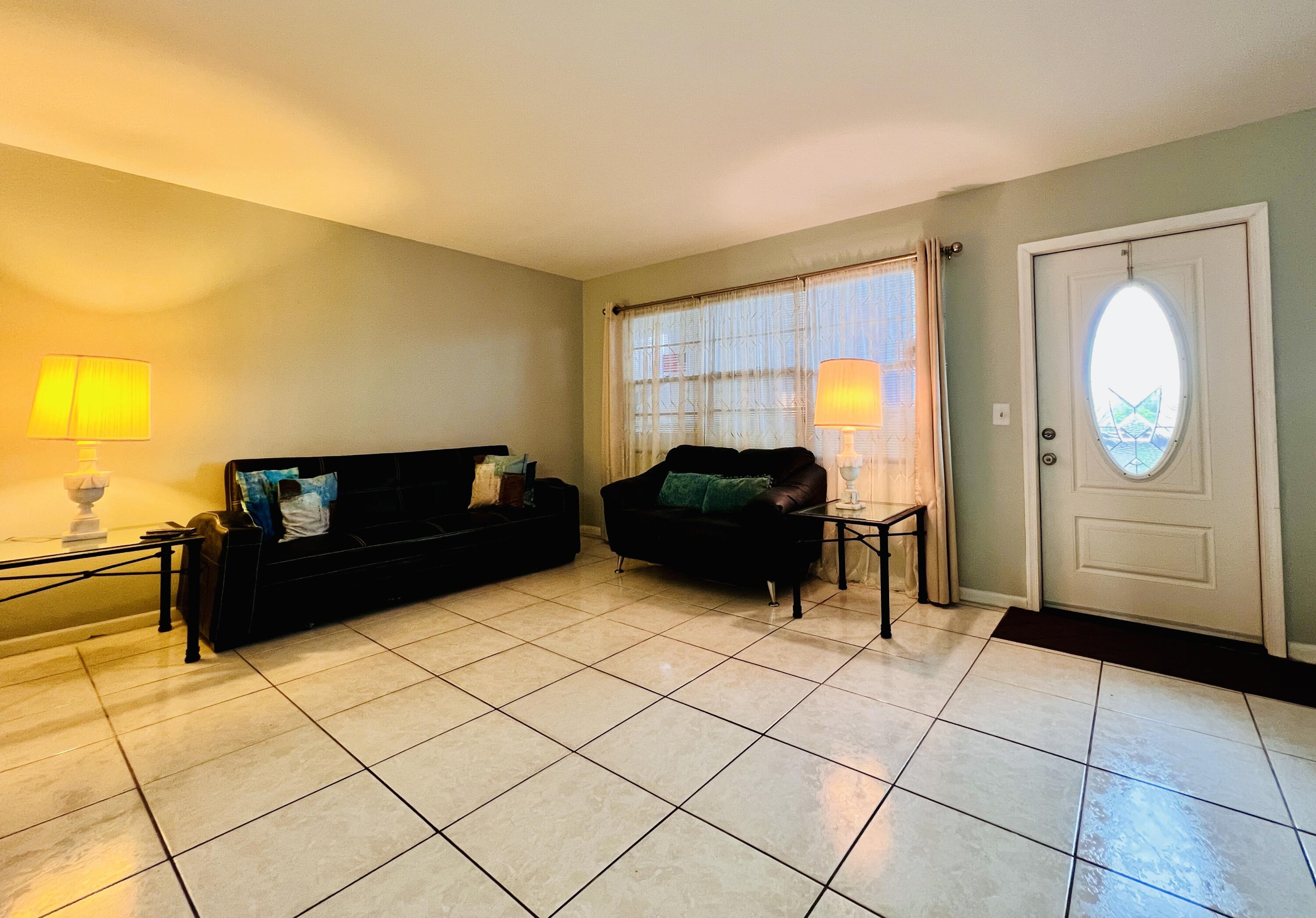 CENTURY VILLAGE - SOUTHAMPTON CONDO - Residential