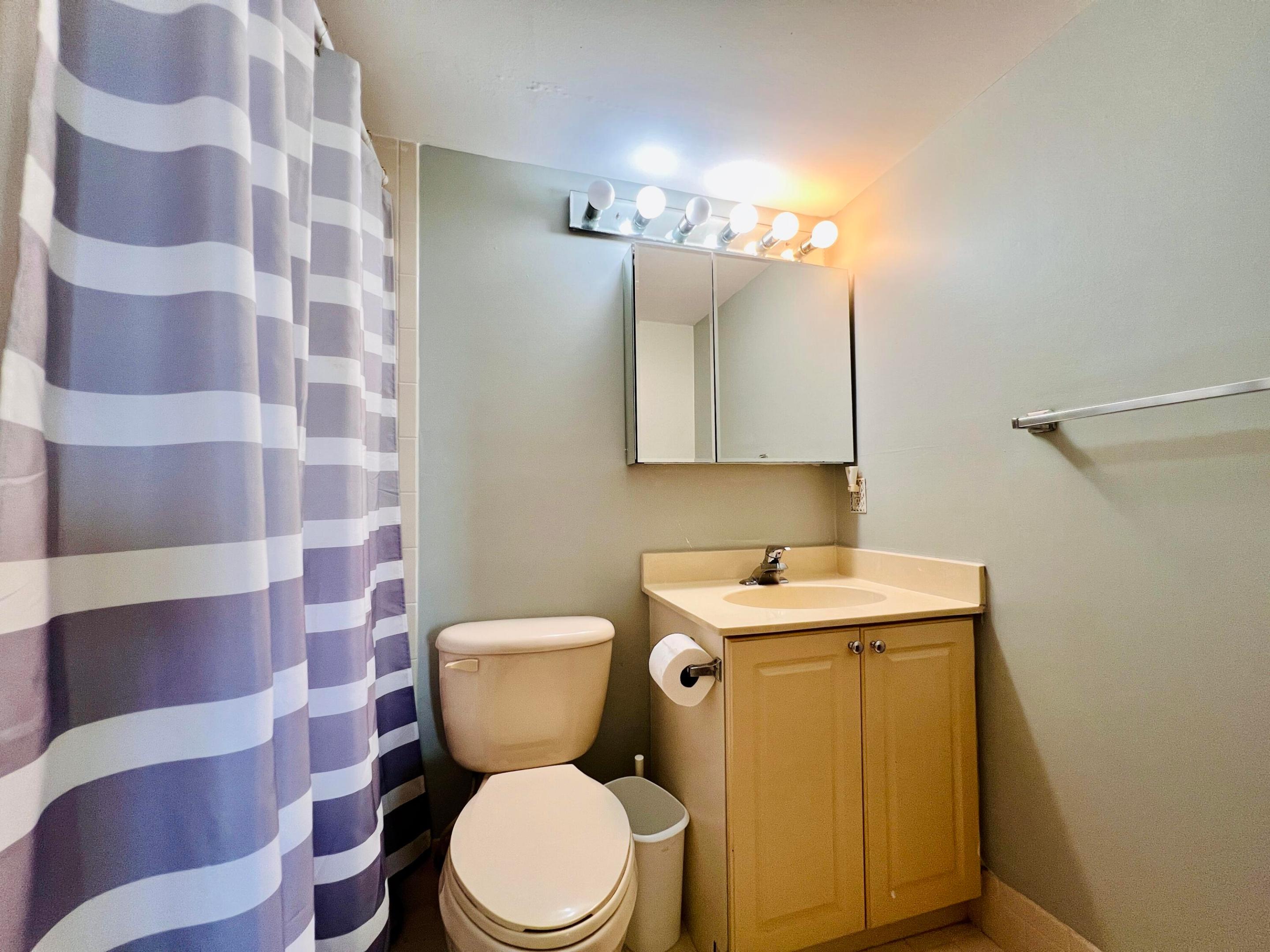CENTURY VILLAGE - SOUTHAMPTON CONDO - Residential