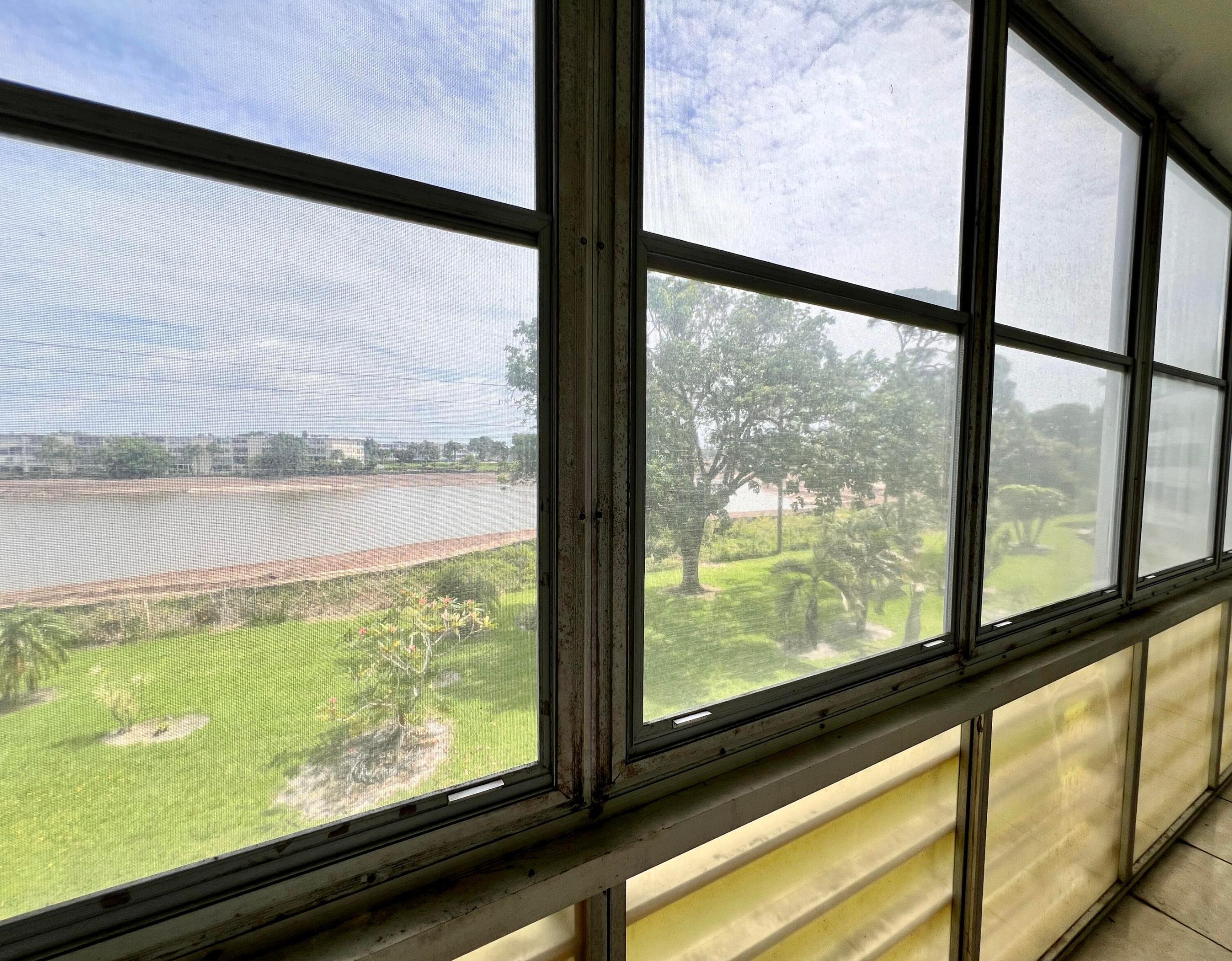 CENTURY VILLAGE - SOUTHAMPTON CONDO - Residential