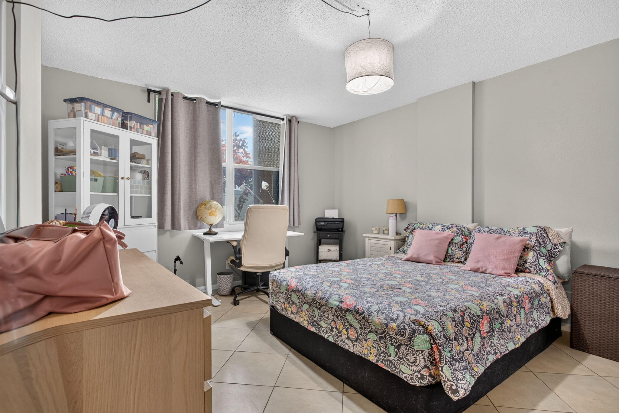 ROYAL PARK CONDO - Residential