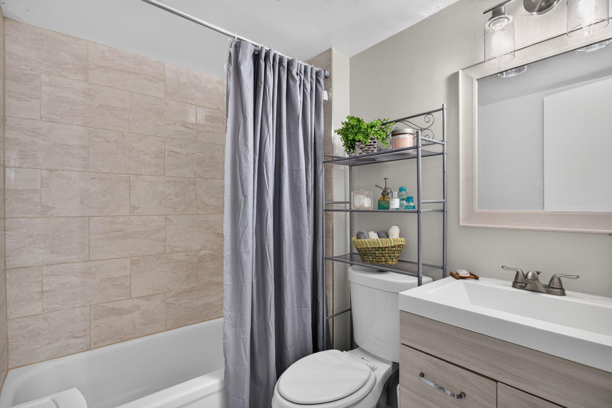 ROYAL PARK CONDO - Residential