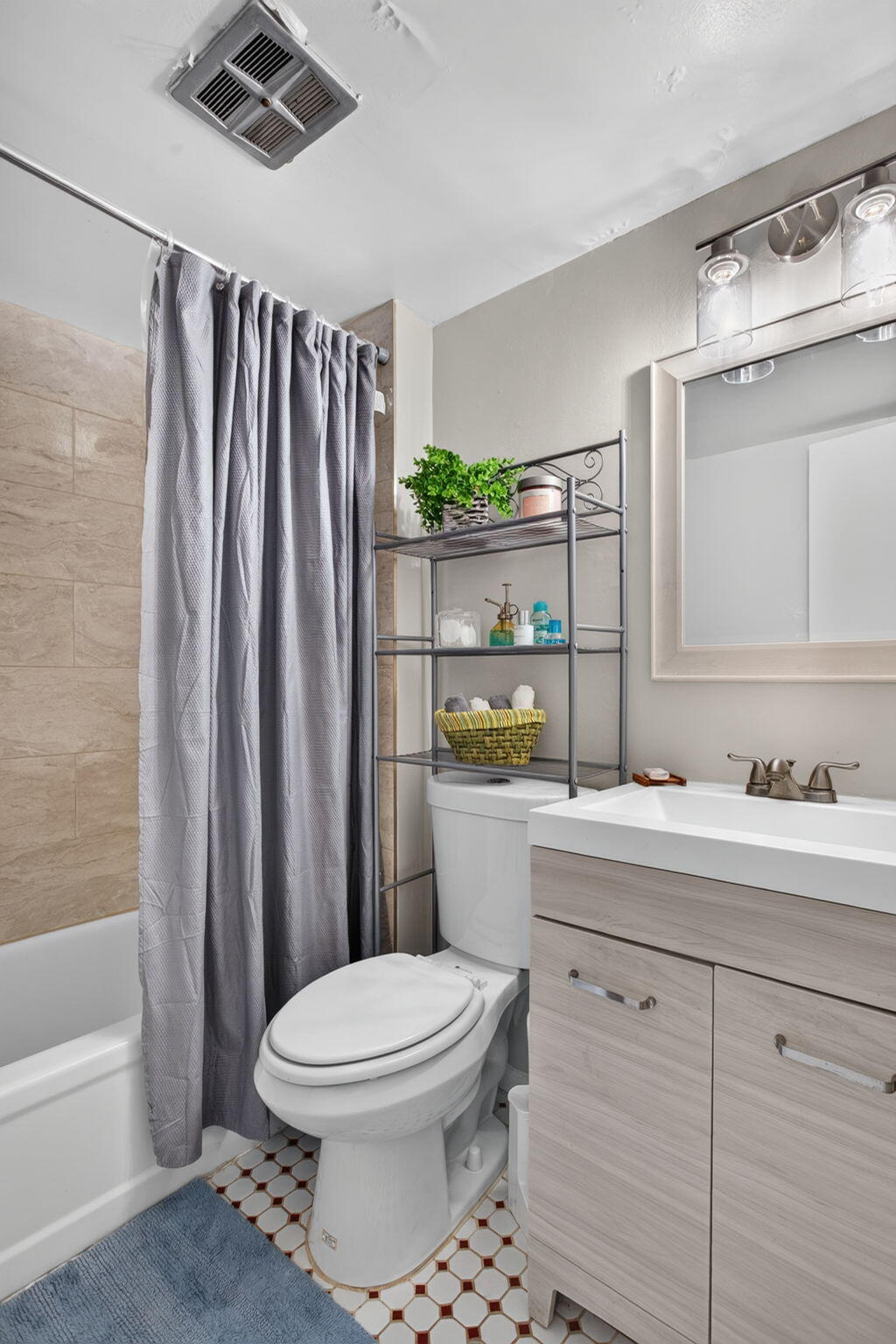 ROYAL PARK CONDO - Residential