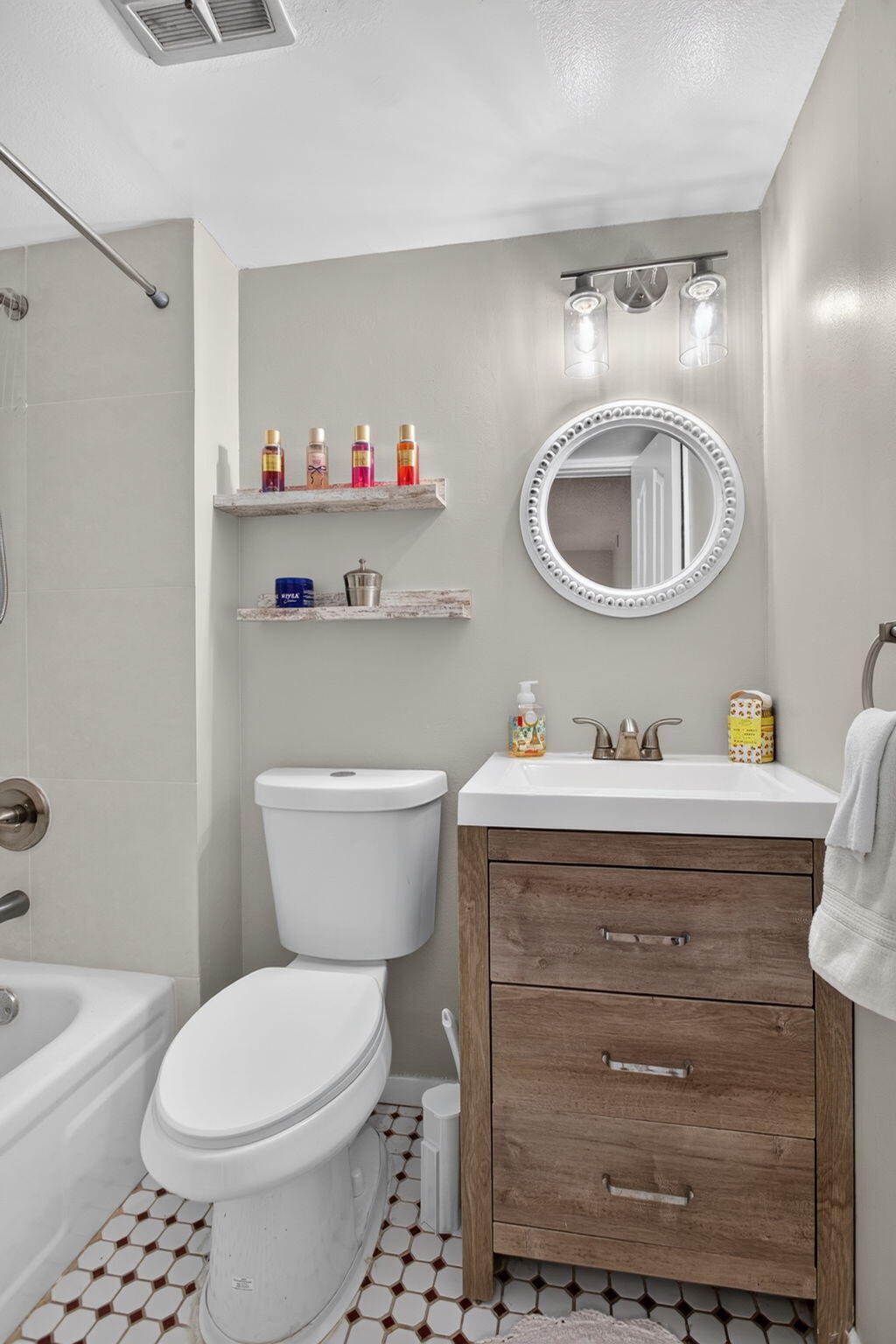 ROYAL PARK CONDO - Residential