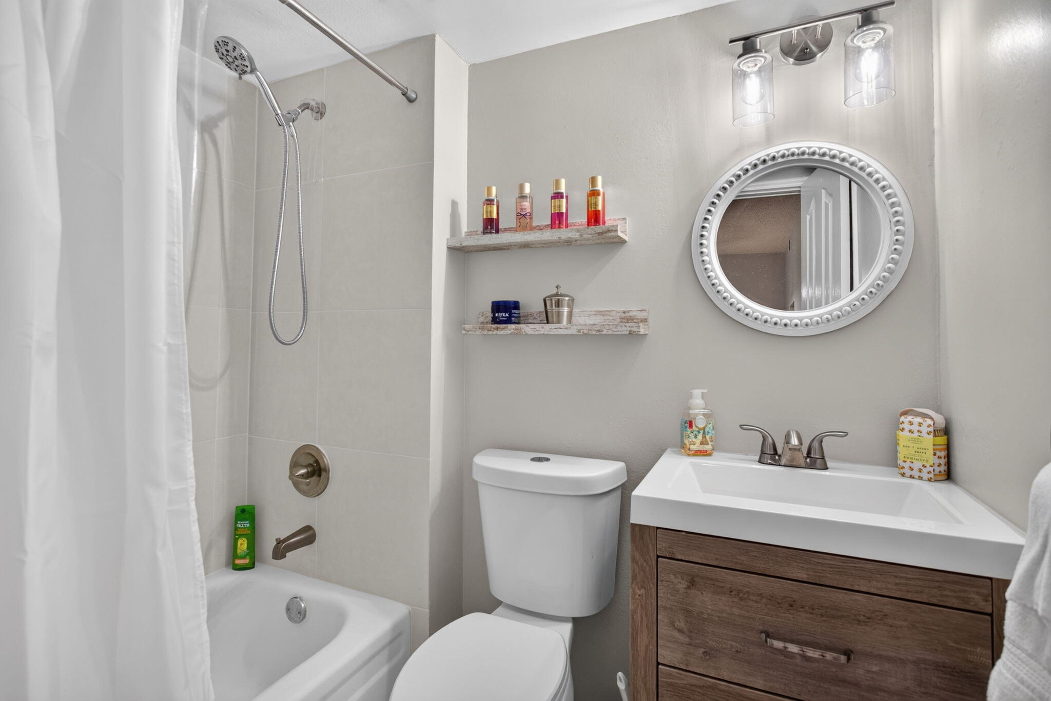 ROYAL PARK CONDO - Residential