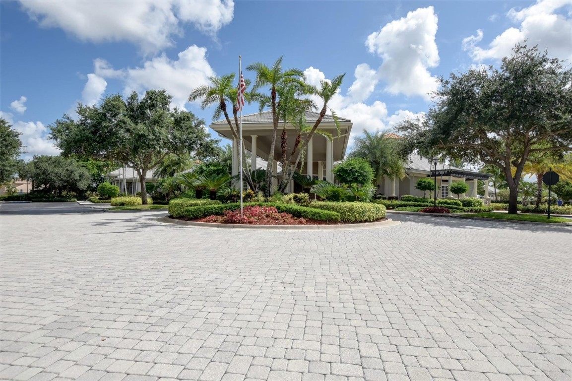 PARKLAND ISLES - Residential