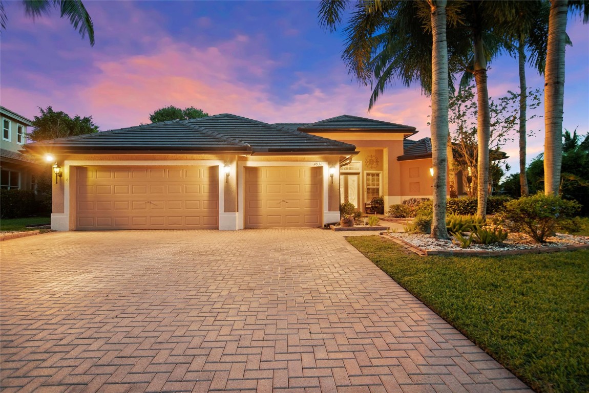 PARKLAND ISLES - Residential