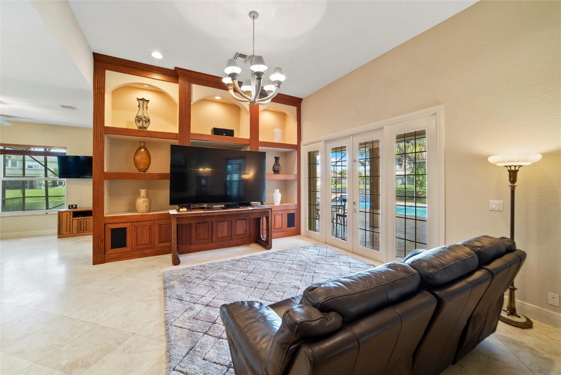 PARKLAND ISLES - Residential