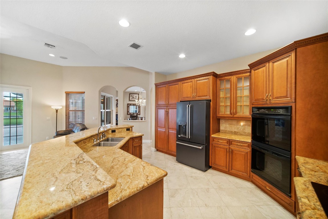 PARKLAND ISLES - Residential