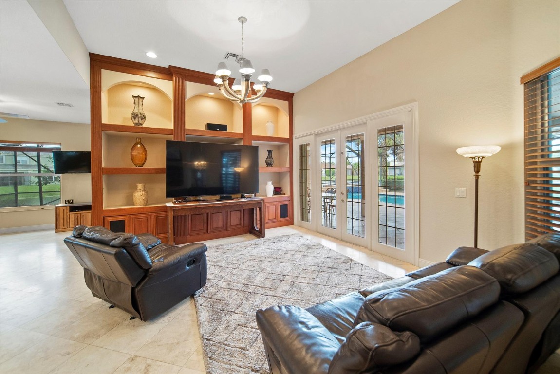 PARKLAND ISLES - Residential