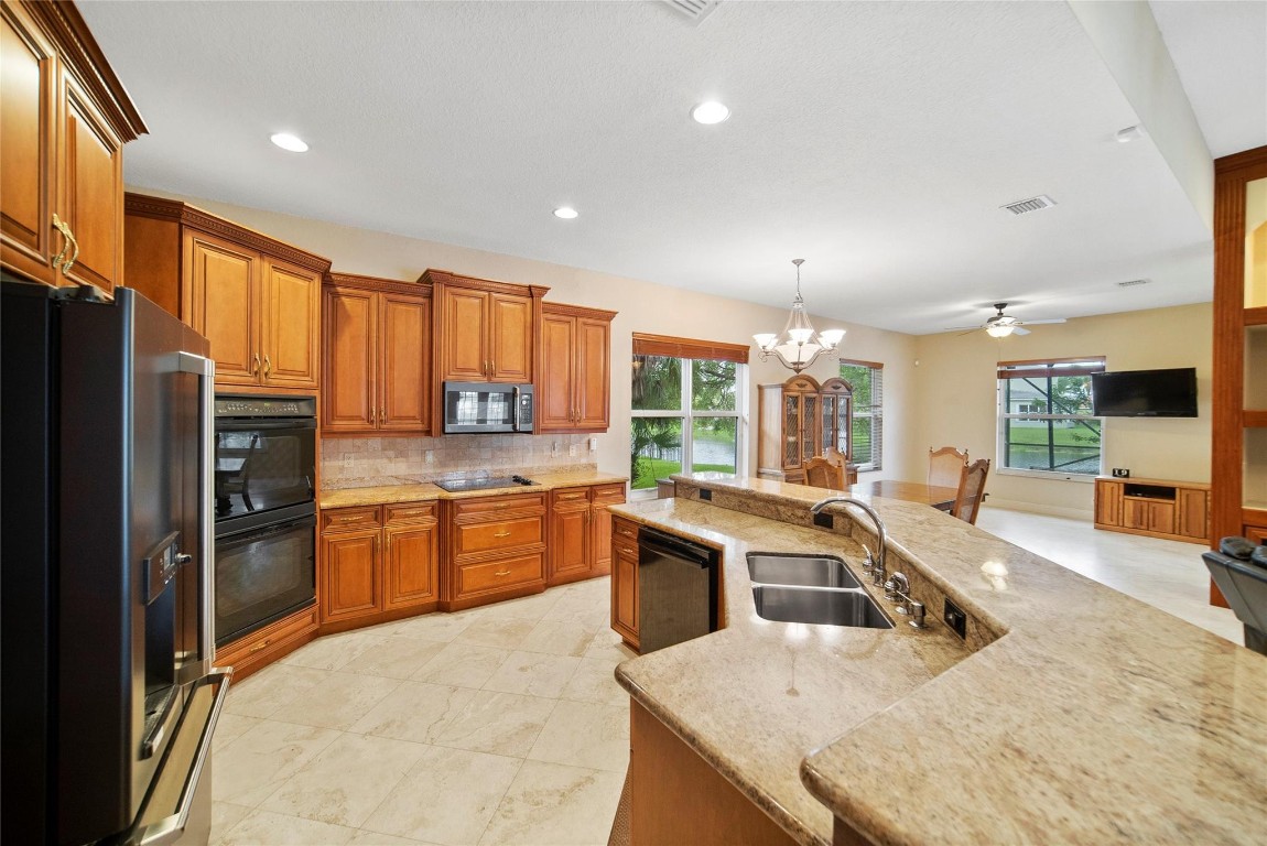 PARKLAND ISLES - Residential