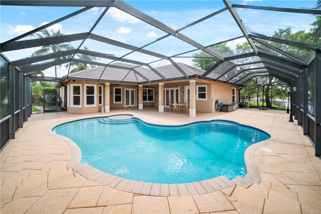 PARKLAND ISLES - Residential
