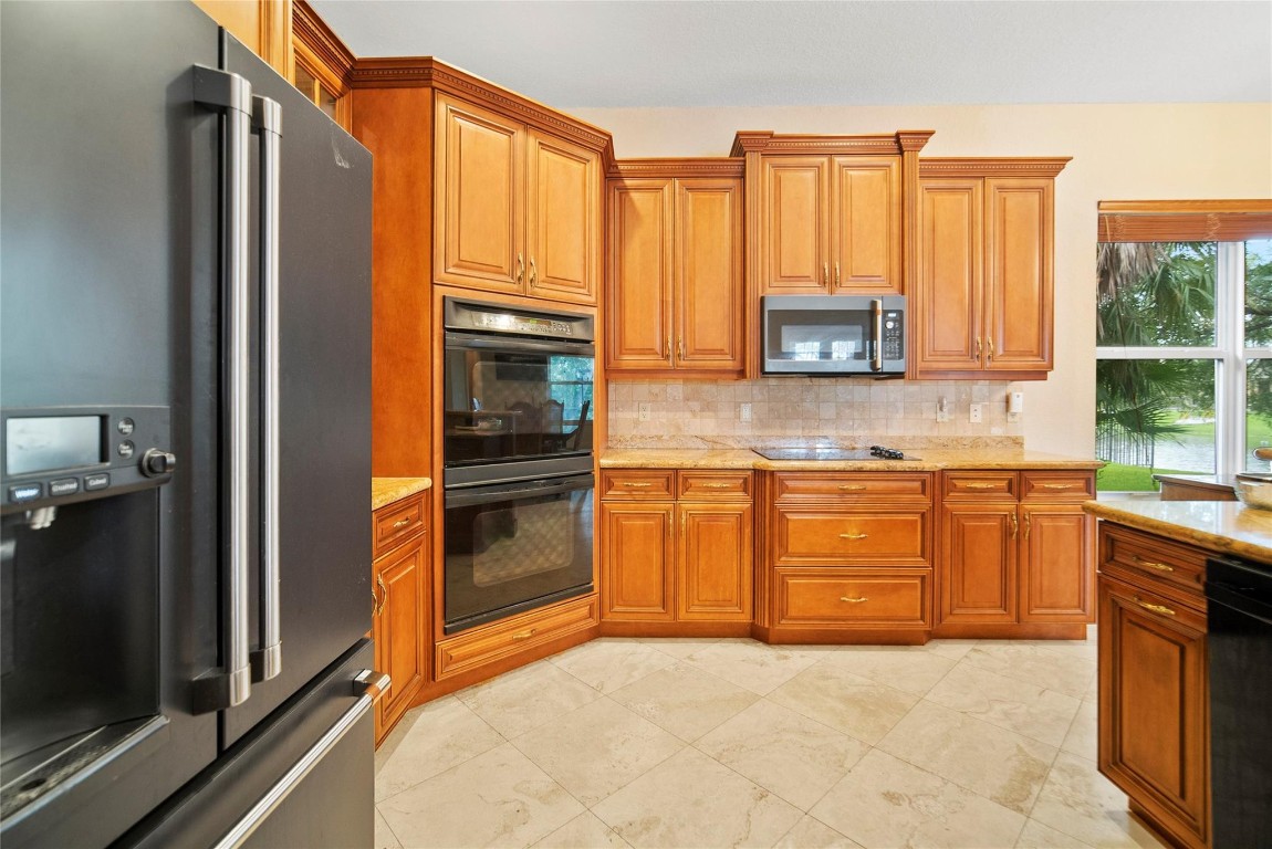PARKLAND ISLES - Residential