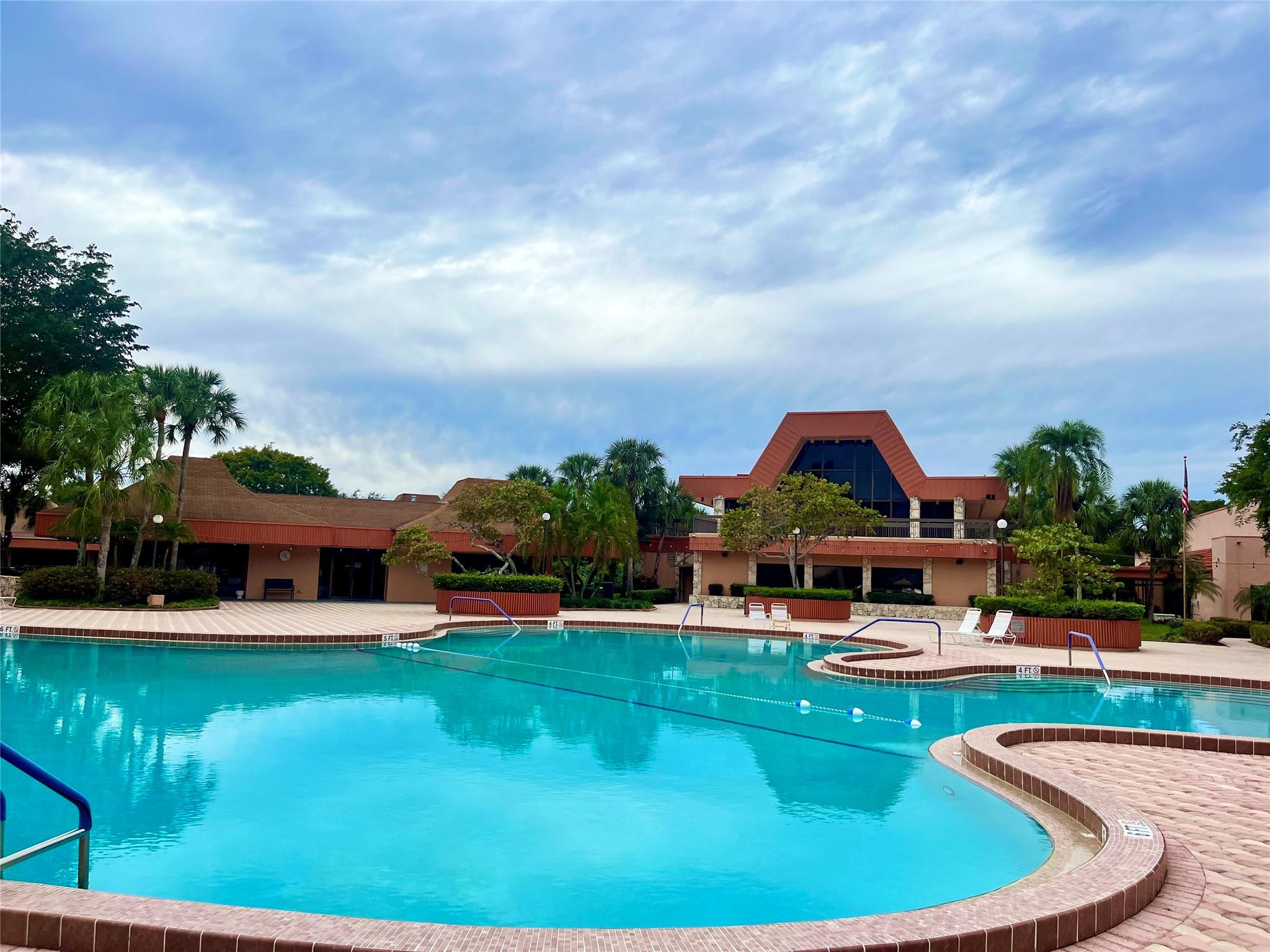 ATTENTION! Great chance to own this Cozy 1/1 unit in the exclusive Holiday Springs community, enjoy the beautiful view to a tranquil garden from a covered and spacious balcony, large bedroom, walking closet, elevator and laundry room in the building, amazing community "resort" style amenities that will make feel like you live in an eternal vacation!! IT WON'T LAST!! Schedule a showing today!
