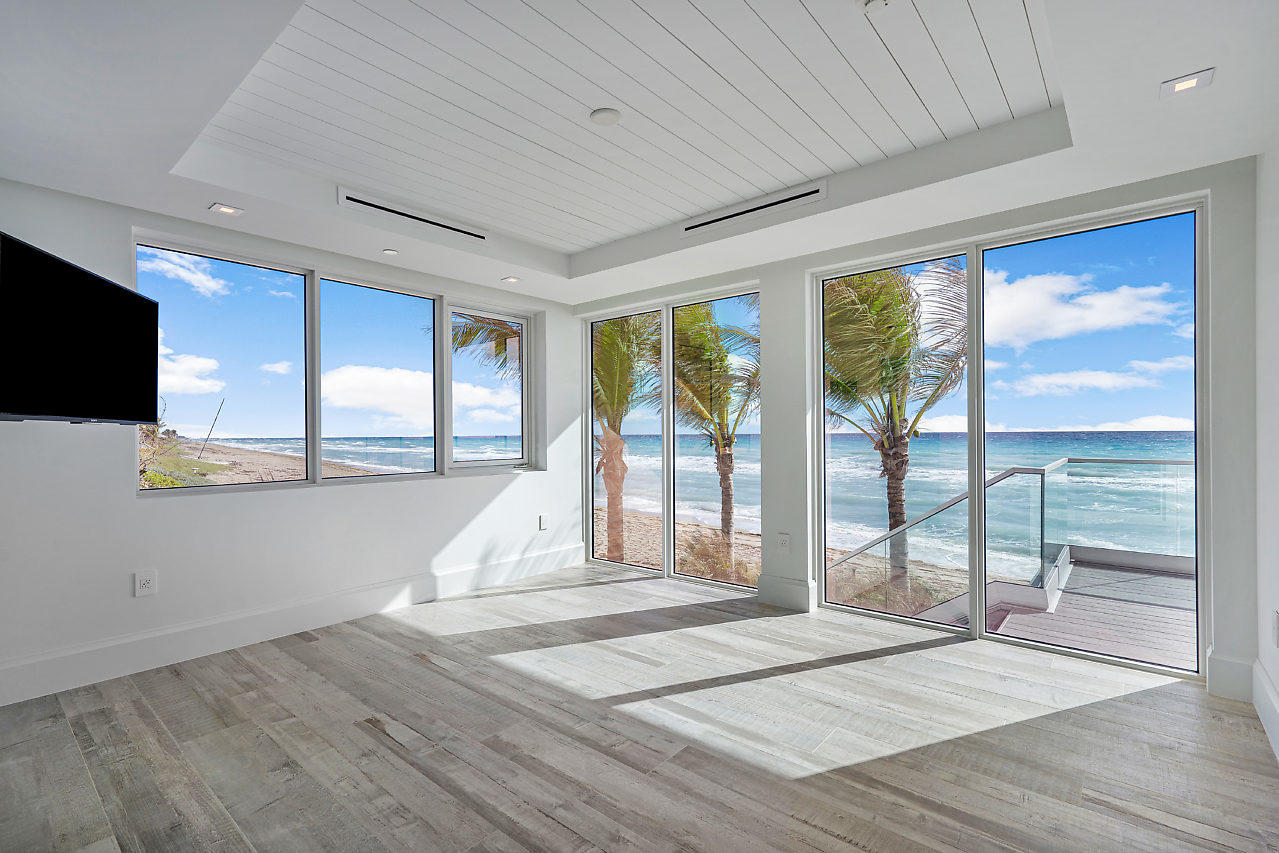 YACHT HOUSE CONDO - Residential