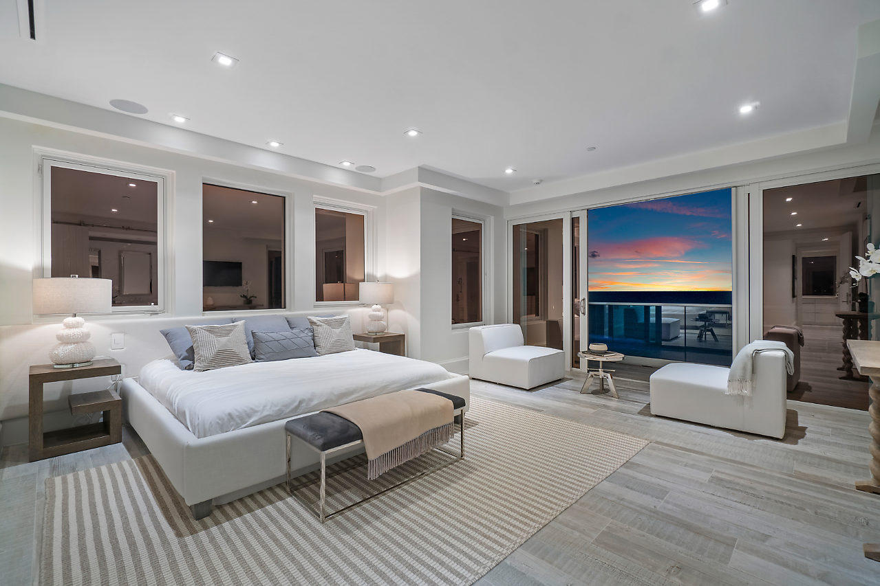 YACHT HOUSE CONDO - Residential