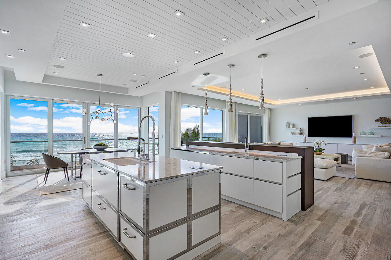 YACHT HOUSE CONDO - Residential