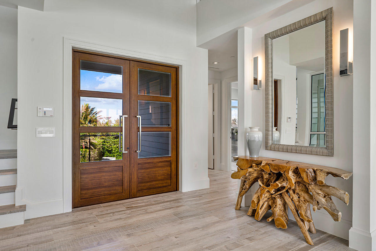 YACHT HOUSE CONDO - Residential