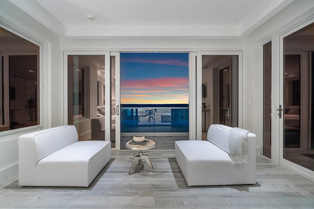 YACHT HOUSE CONDO - Residential