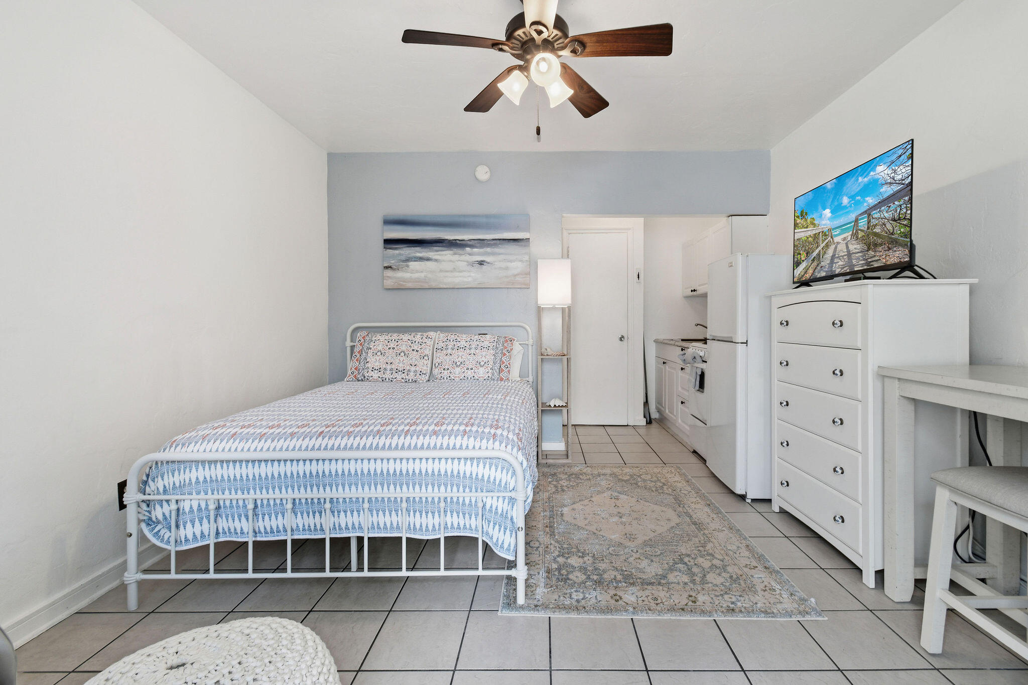 PALM BEACH SHORES IN PB 23 PGS 29 TO 32 INC - Residential Lease