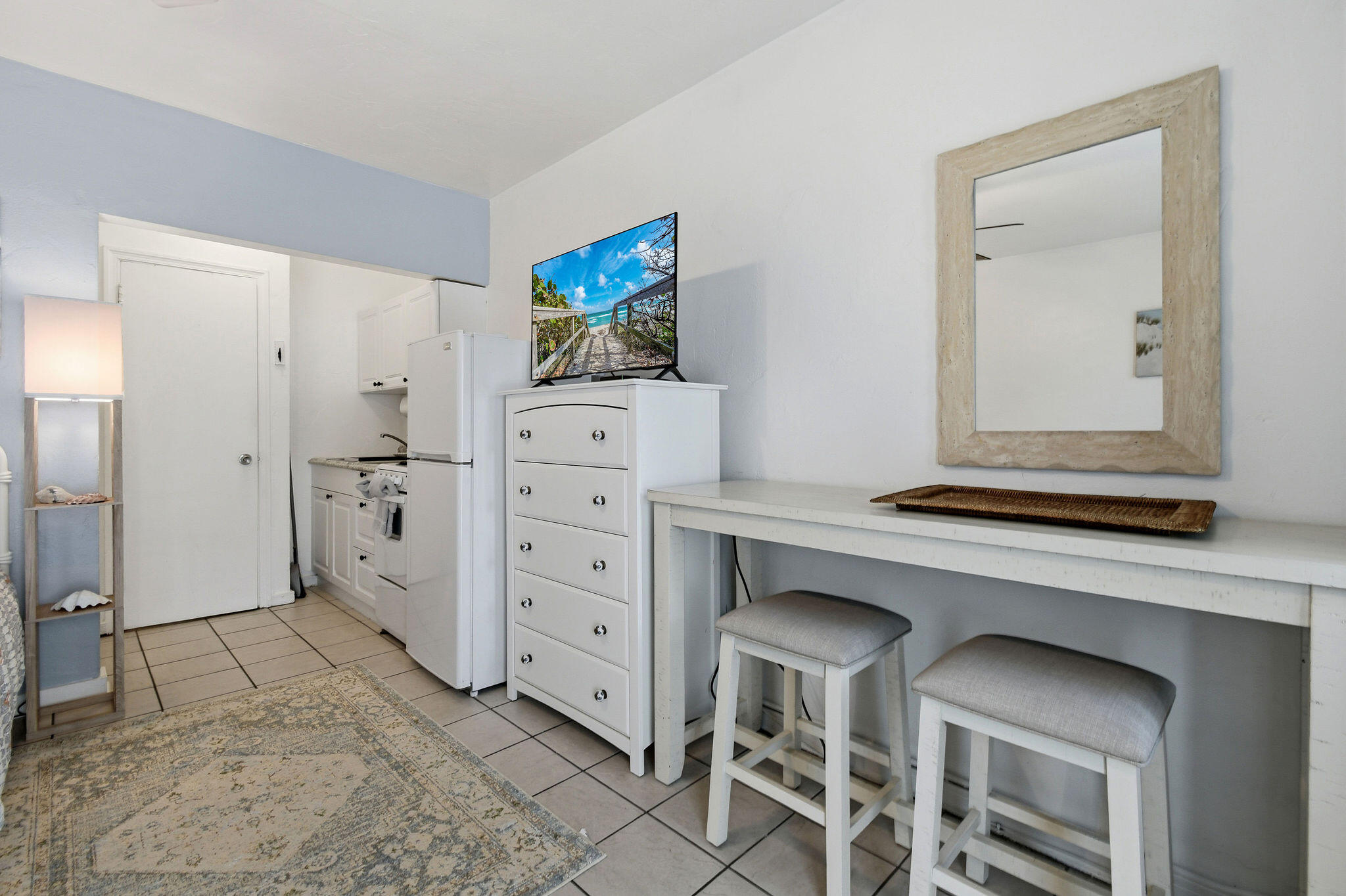 PALM BEACH SHORES IN PB 23 PGS 29 TO 32 INC - Residential Lease