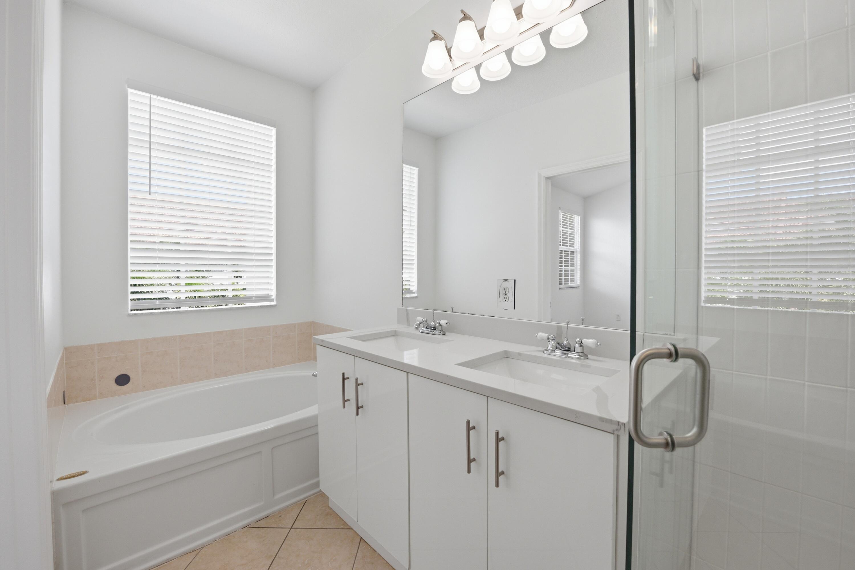 OCEAN CAY - Residential