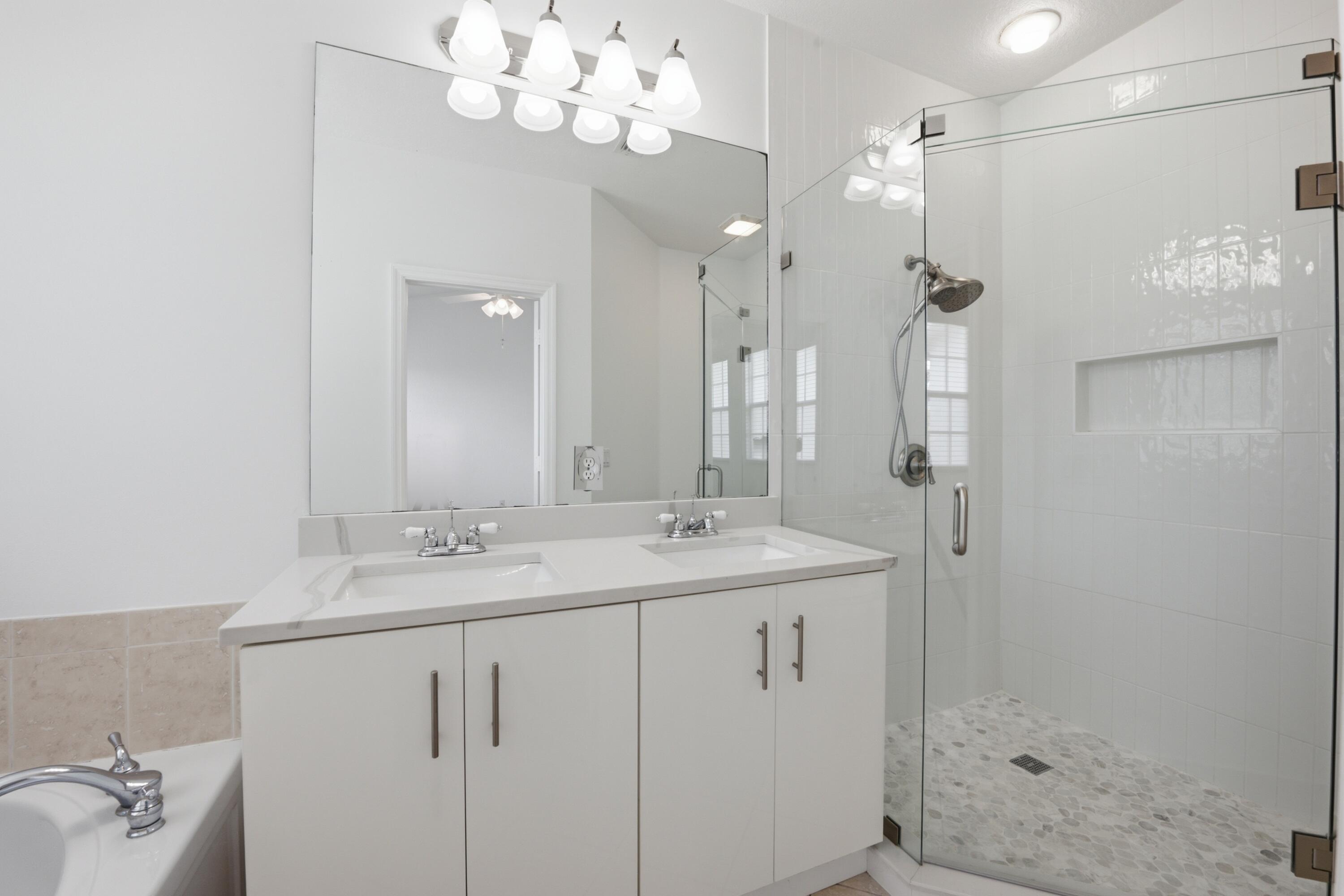 OCEAN CAY - Residential