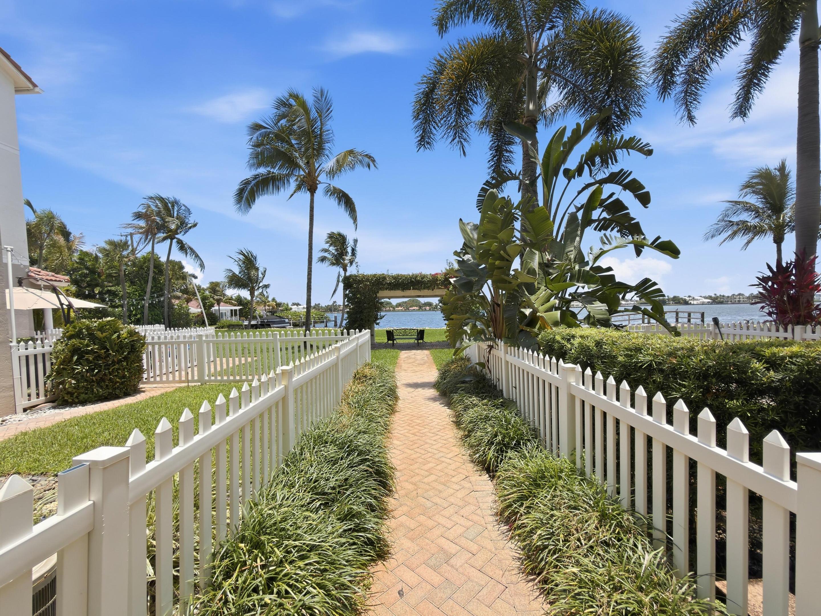 OCEAN CAY - Residential