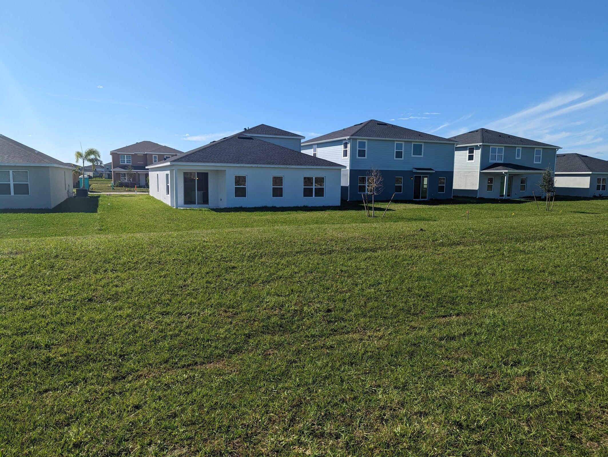 VERANO SOUTH PUD 1 - POD C - PLAT NO. 4 - Residential Lease