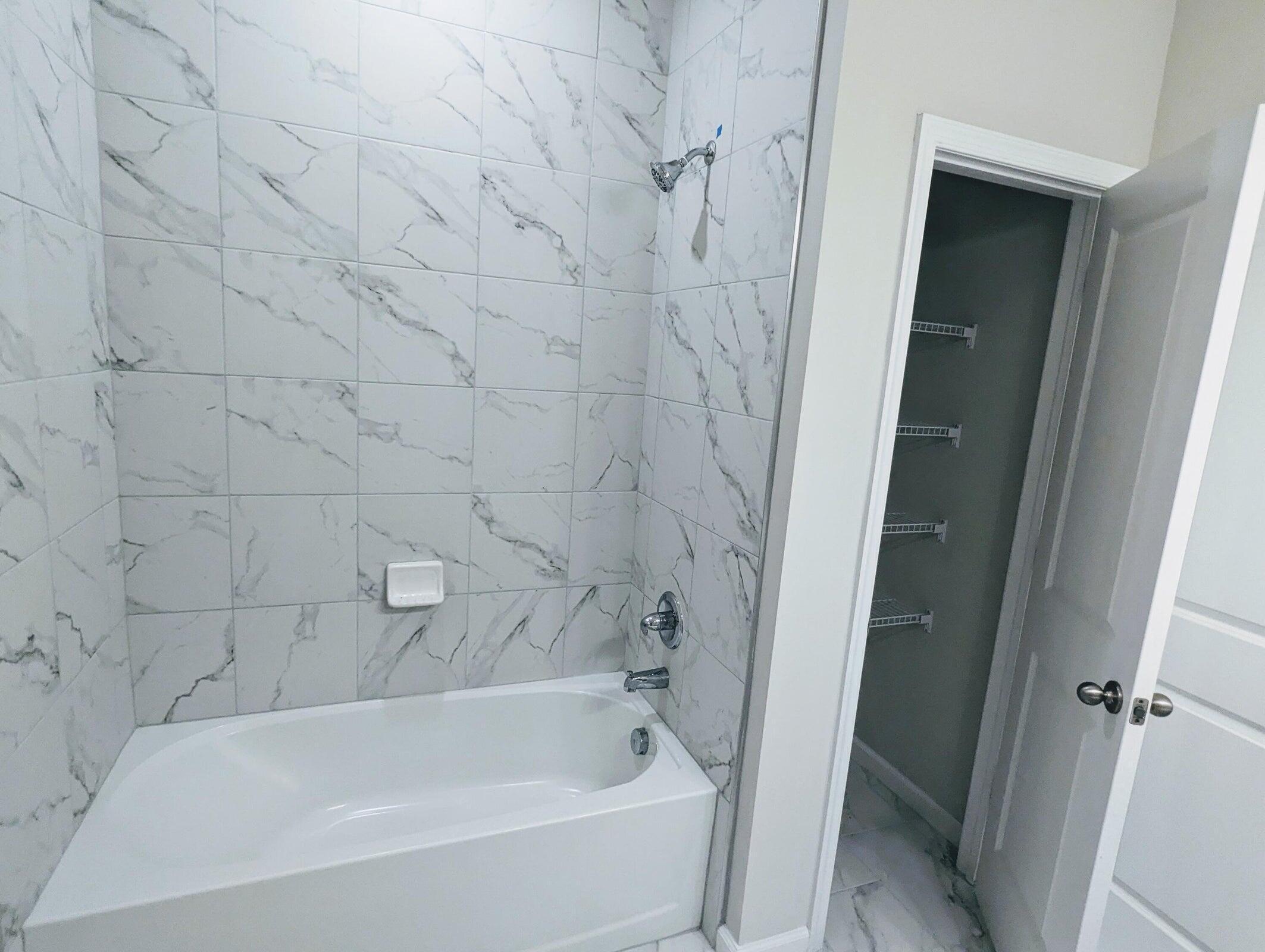 VERANO SOUTH PUD 1 - POD C - PLAT NO. 4 - Residential Lease