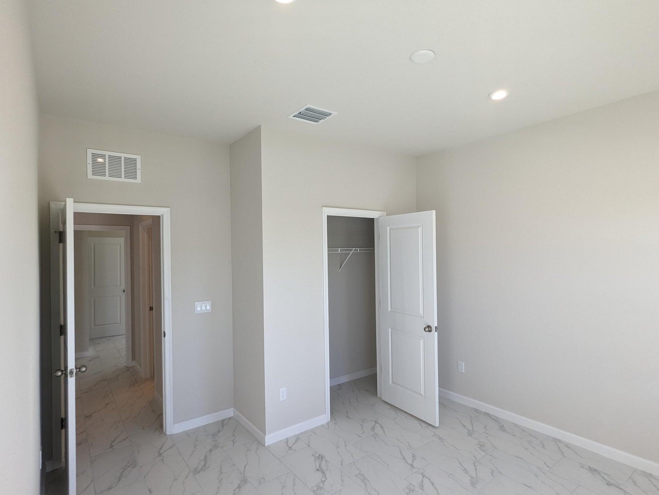 VERANO SOUTH PUD 1 - POD C - PLAT NO. 4 - Residential Lease