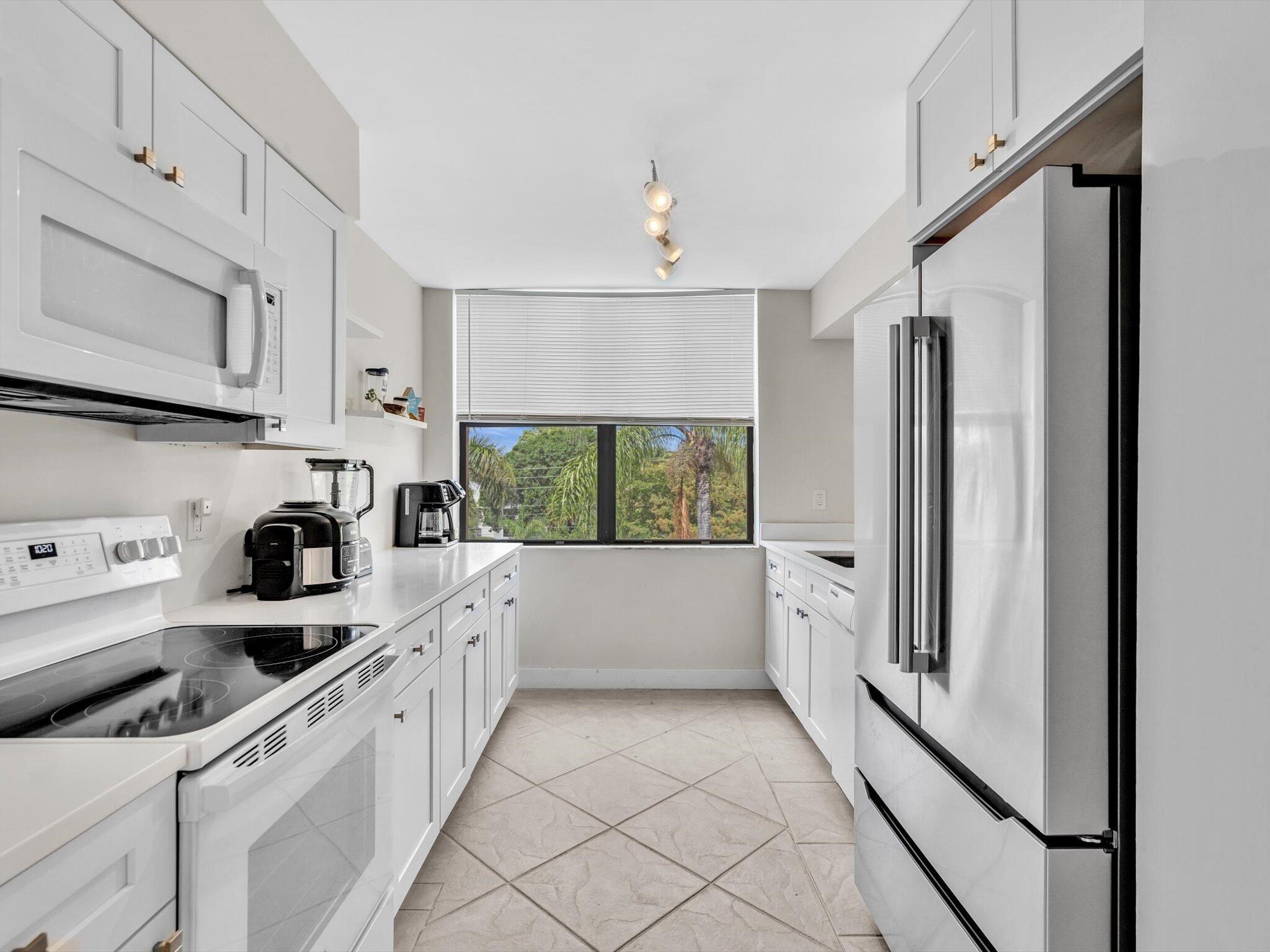 LAVERS DELRAY RACQUET CLUB CONDO - Residential Lease