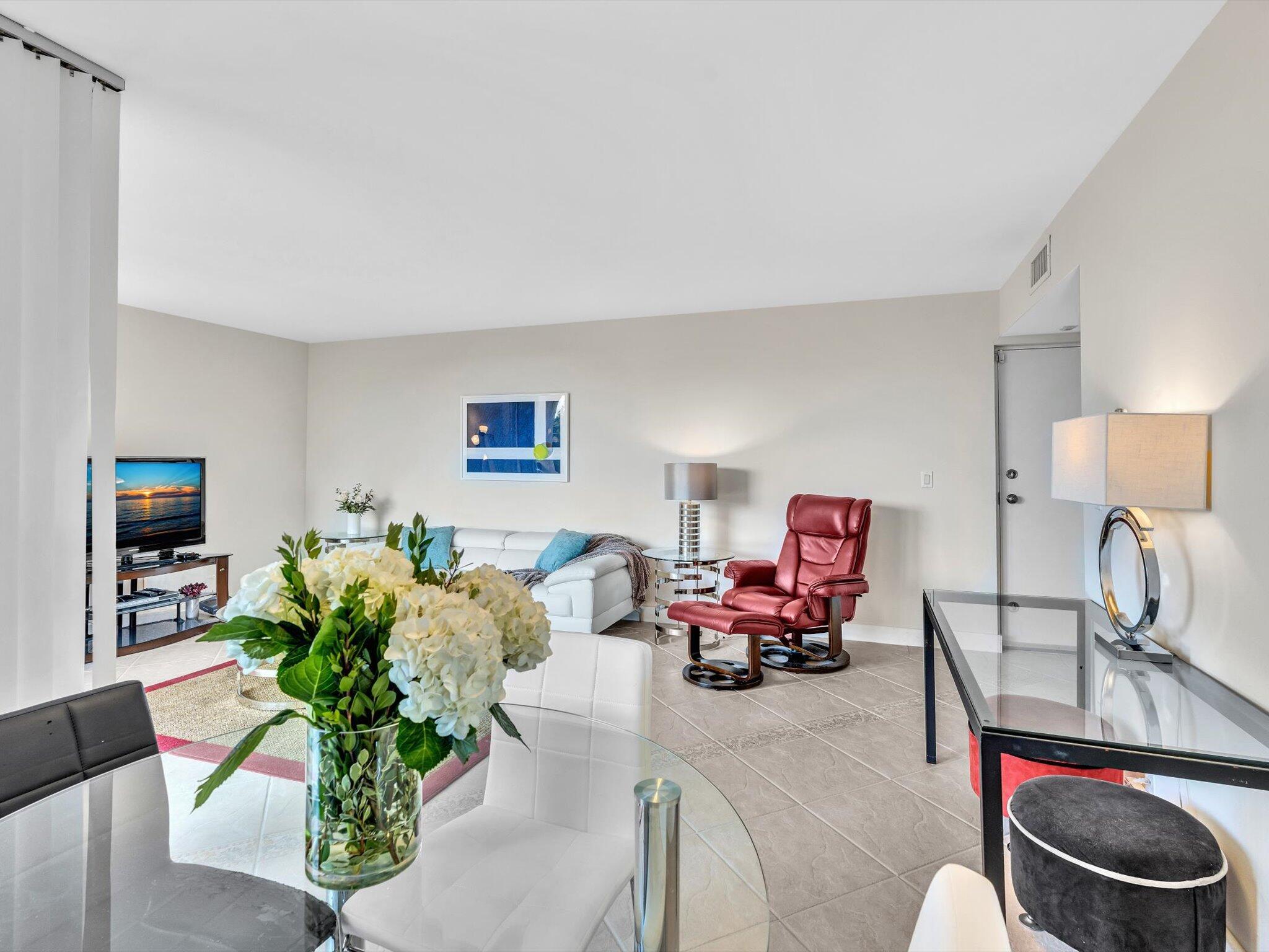 LAVERS DELRAY RACQUET CLUB CONDO - Residential Lease