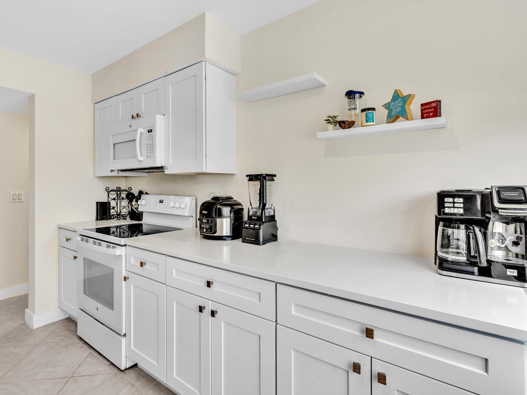 LAVERS DELRAY RACQUET CLUB CONDO - Residential Lease