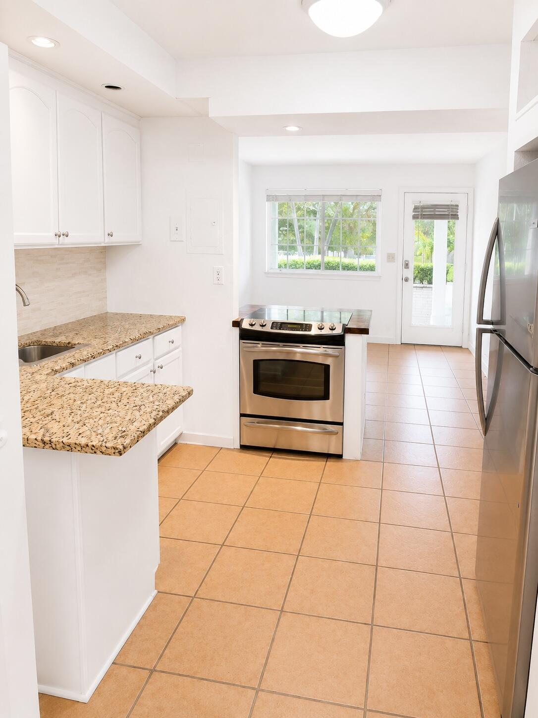 YACHT HARBOR ESTATES - Residential Lease
