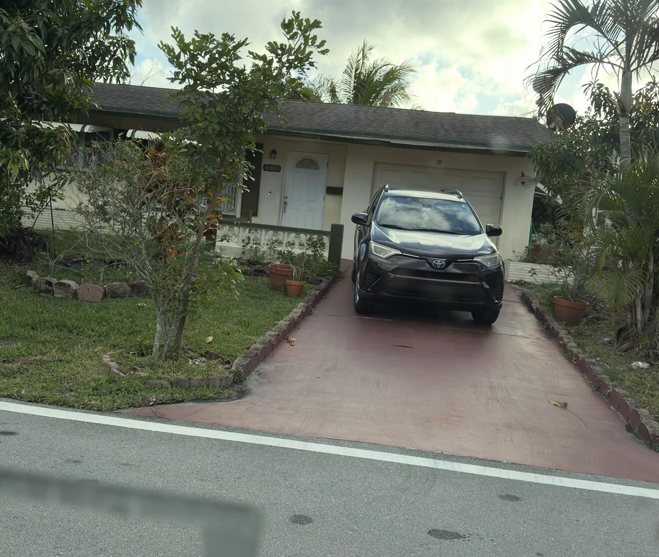 2/2 Very nice close to major Highway and close to all grocery's stores. All showing after 5: oo PM weekday and any time on weekends Close to all major Highway and Close to all Super Market