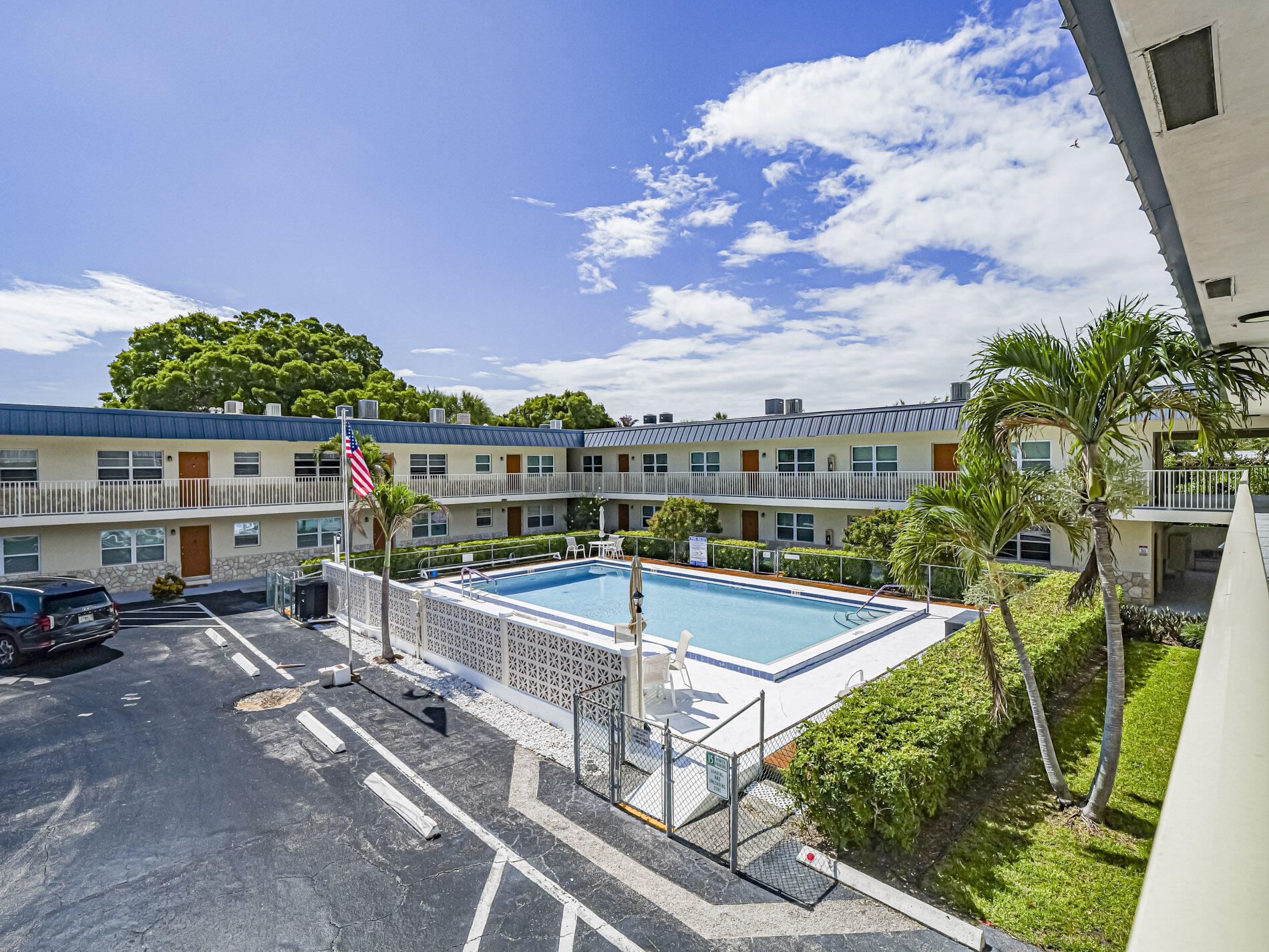 SHADOWLAWN CONDO - Residential