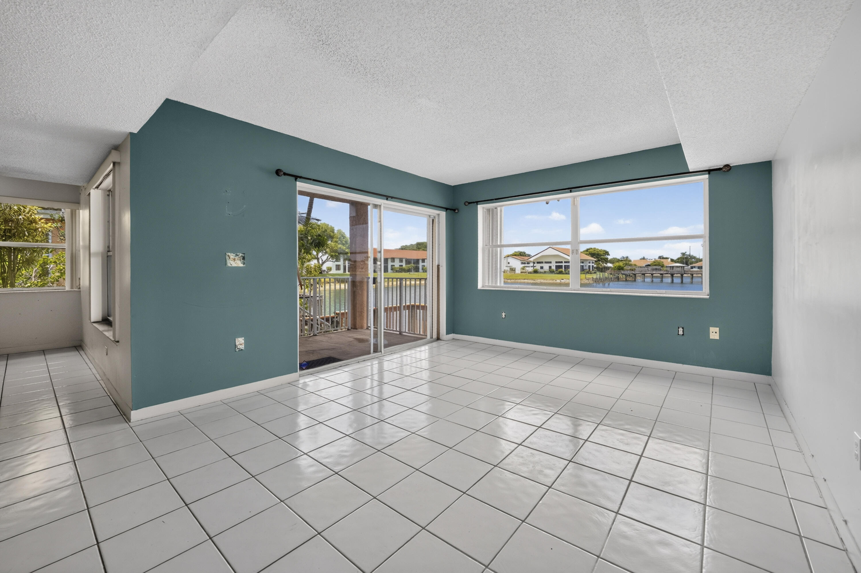 SARTORI LAKE - Residential