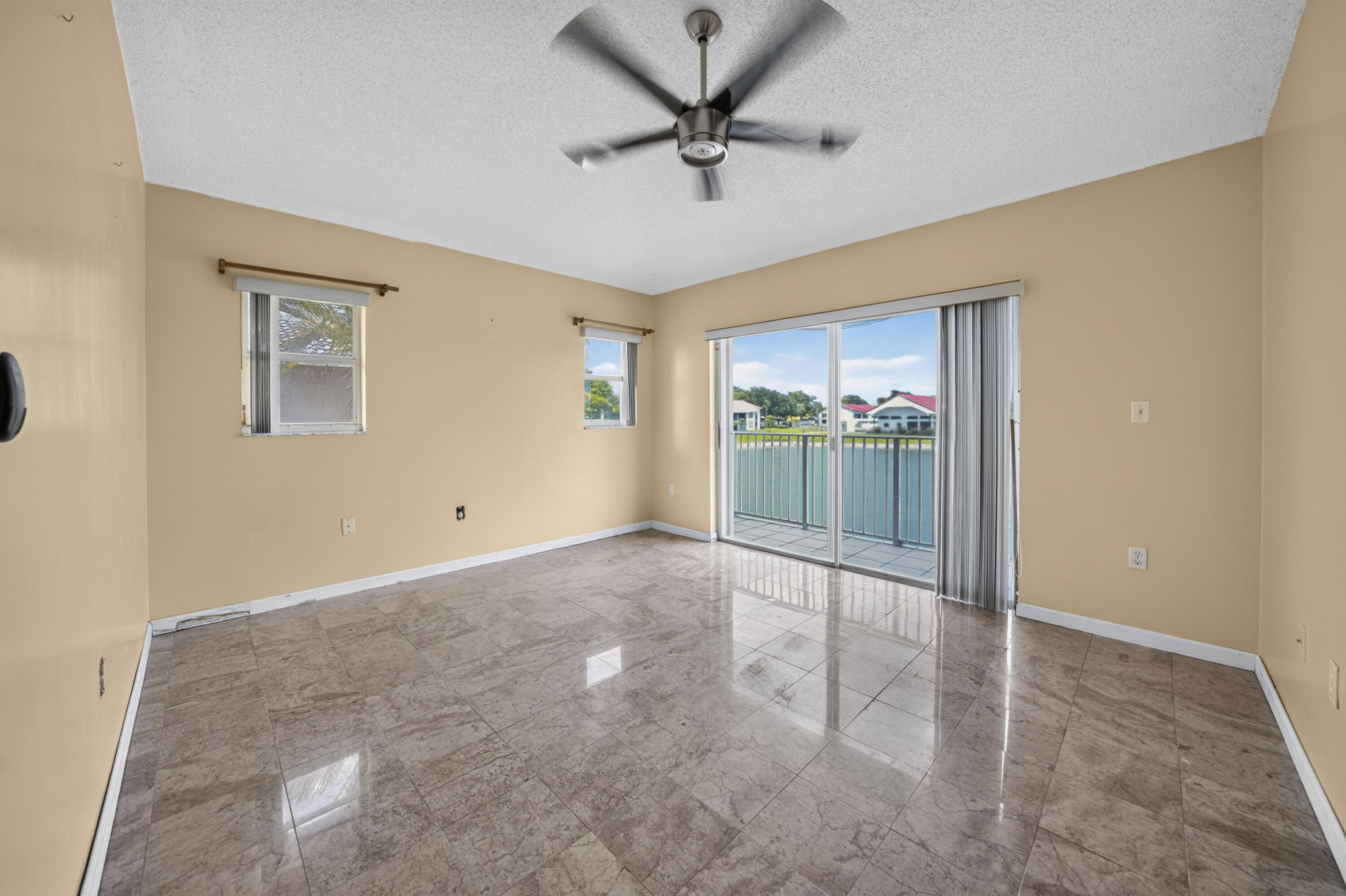 SARTORI LAKE - Residential
