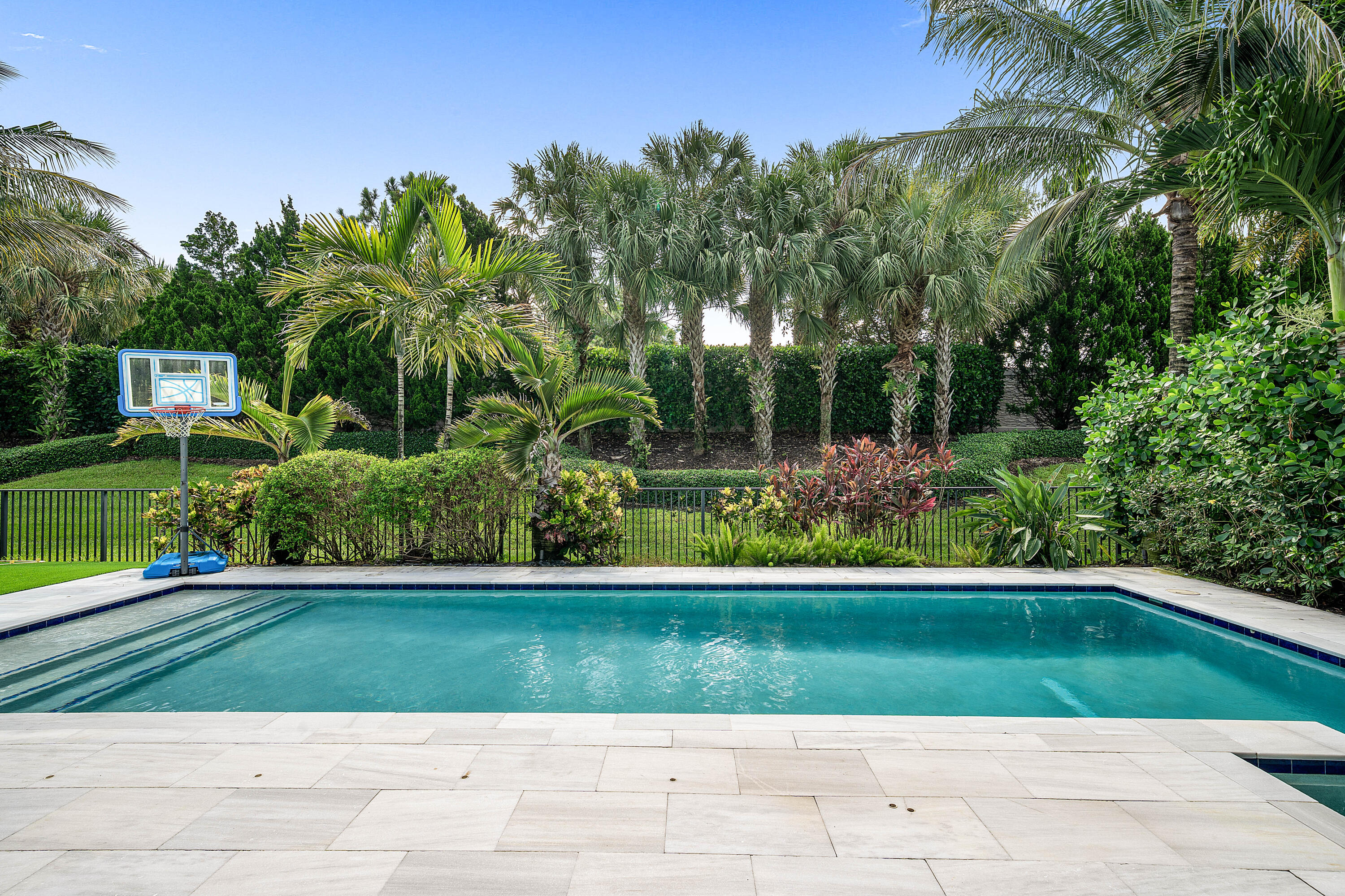 ROYAL PALM POLO - Residential