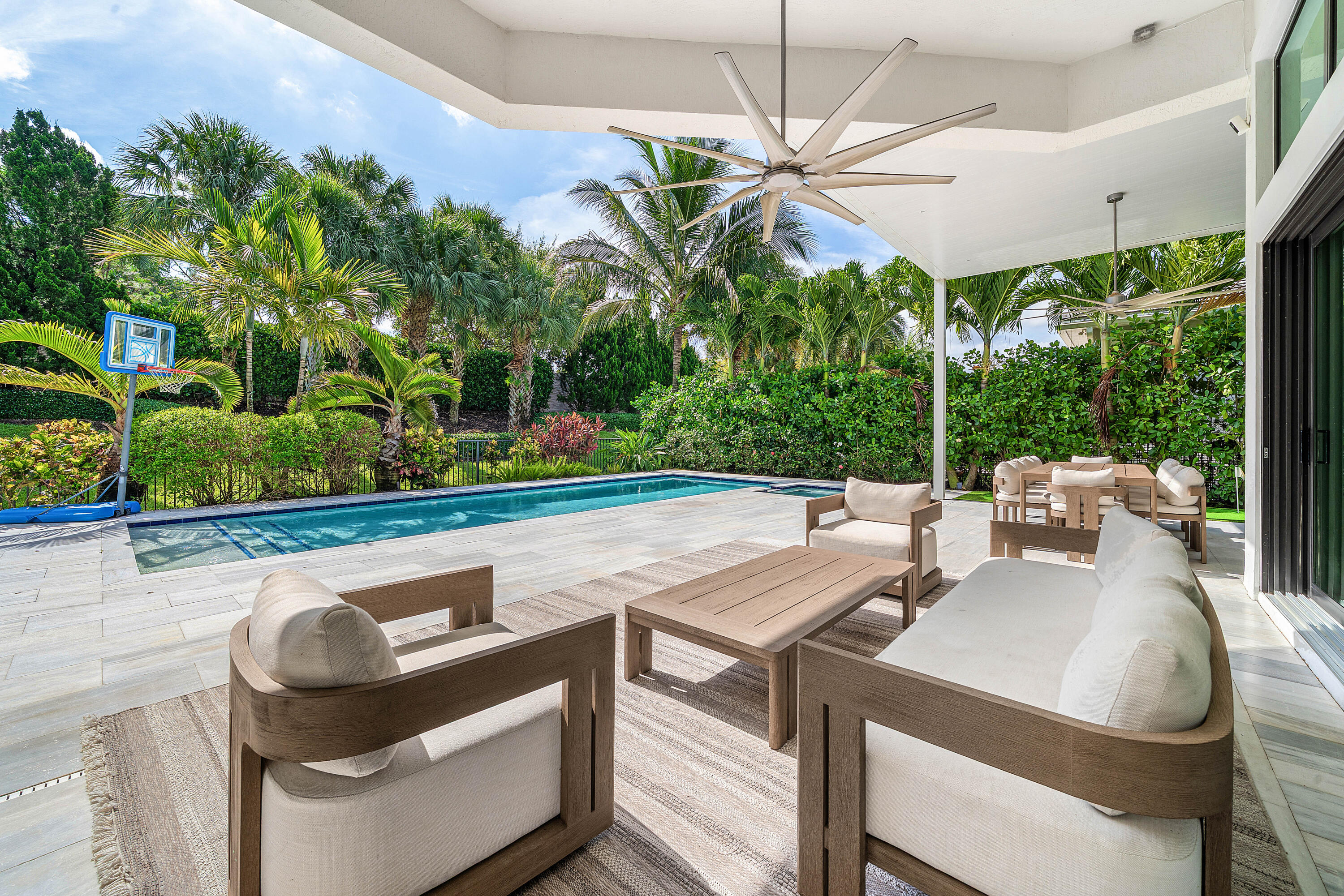 ROYAL PALM POLO - Residential