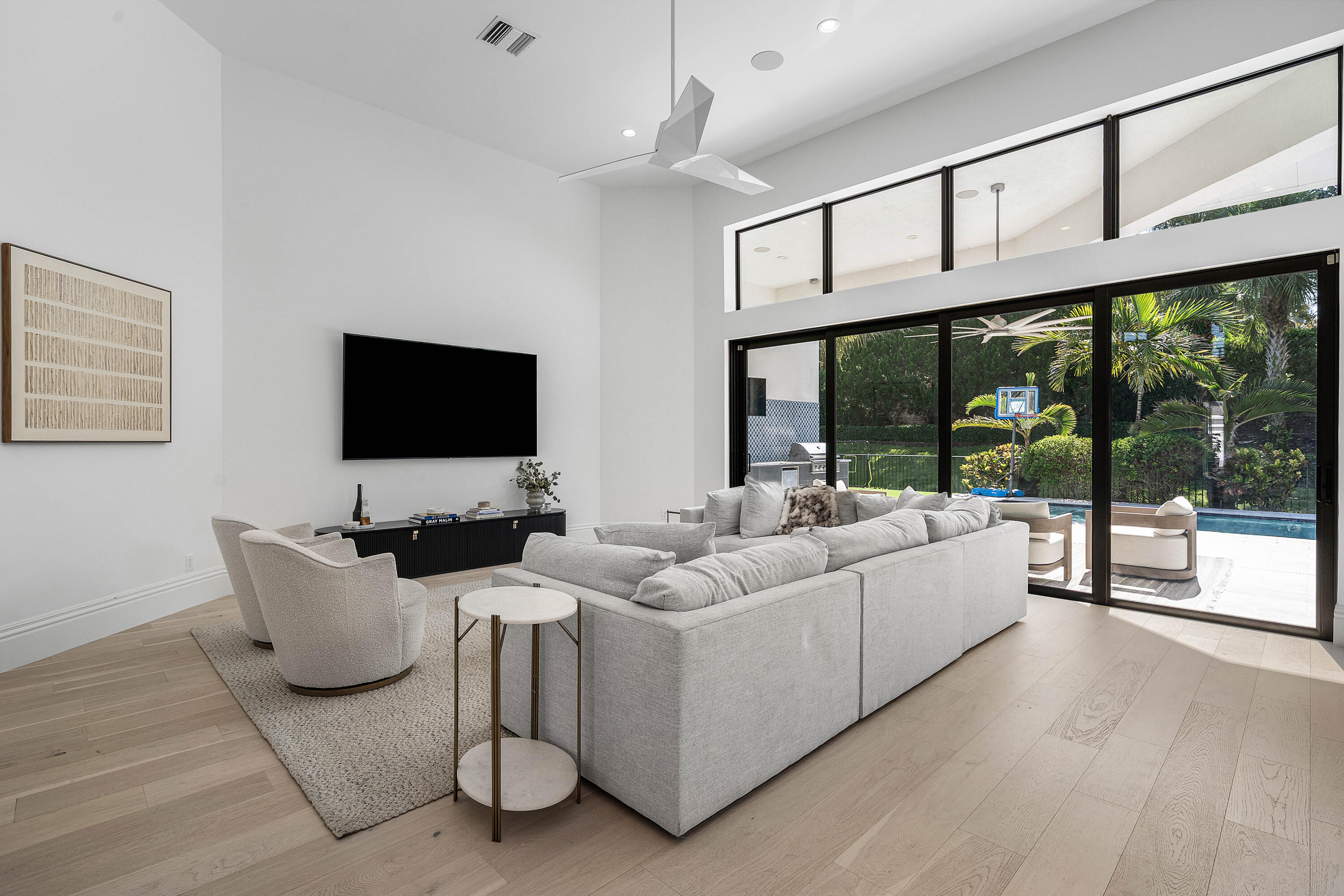 ROYAL PALM POLO - Residential